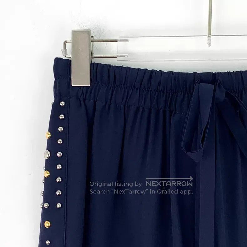 Louis Vuitton Louis Vuitton 23 Dark Blue Rivet Design Mulberry Silk Casu Size US 34 / EU 50 - 3 Thumbnail