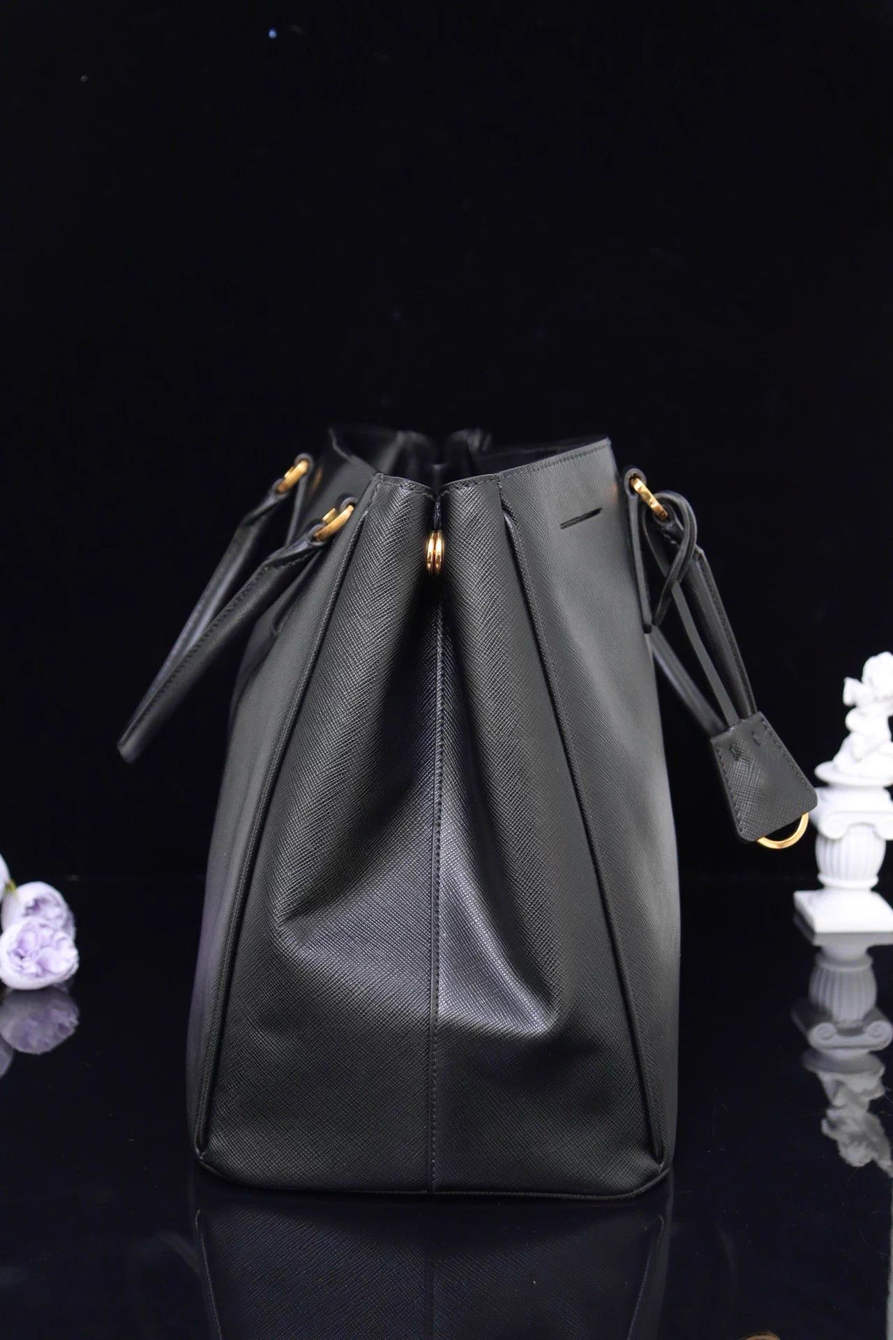 Prada Prada Killer Tote Bag Black Gold Crossgrain Leather Size ONE SIZE - 4 Thumbnail