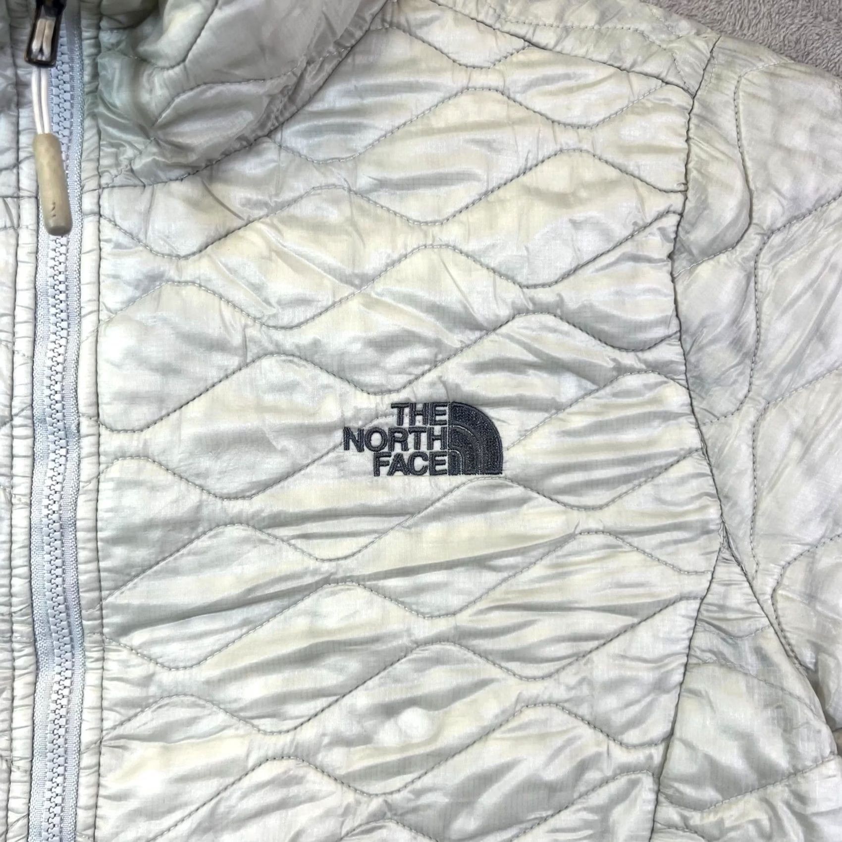 The North Face VINTAGE The North Face ThermoBall Puffer Quilted Jacket Women's L Gray Zip-Up Size L / US 10 / IT 46 - 2 Thumbnail