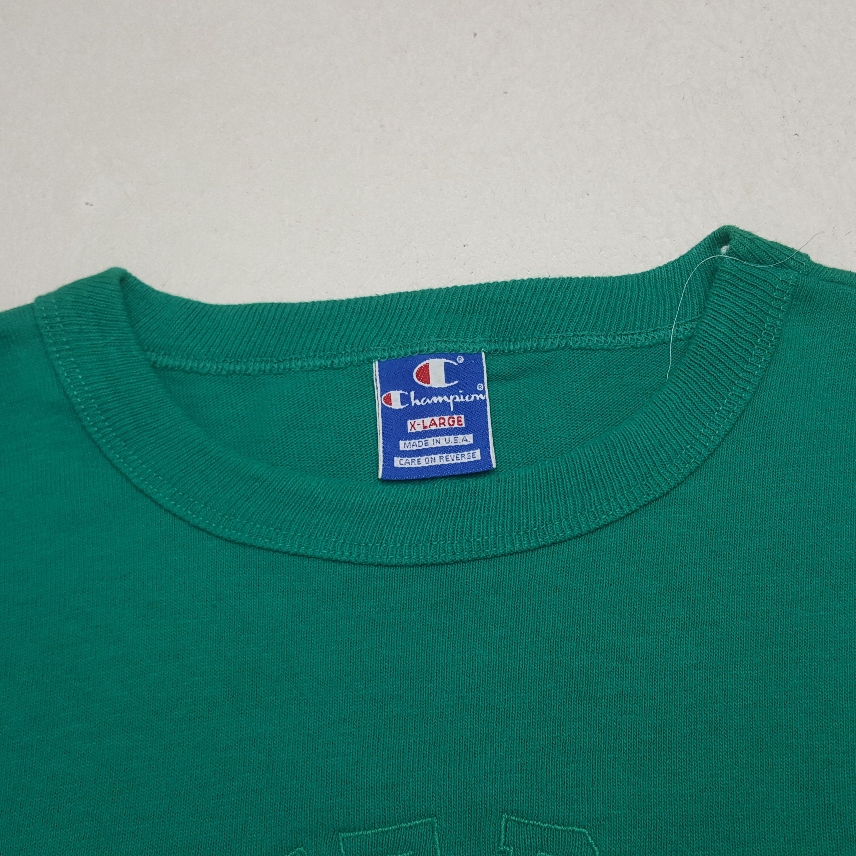 Universal Studios Vintage Universal Studio Hollywood Embroidery Logo Tshirt Size US L / EU 52-54 / 3 - 4 Thumbnail