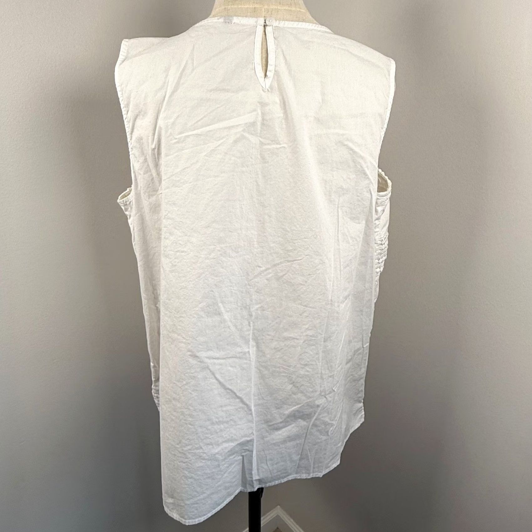 Tommy Hilfiger Tommy Hilfiger Blouse White Sleeveless Top Round Neck Lace Pom Pom Trim Womens L Size L / US 10 / IT 46 - 3 Thumbnail
