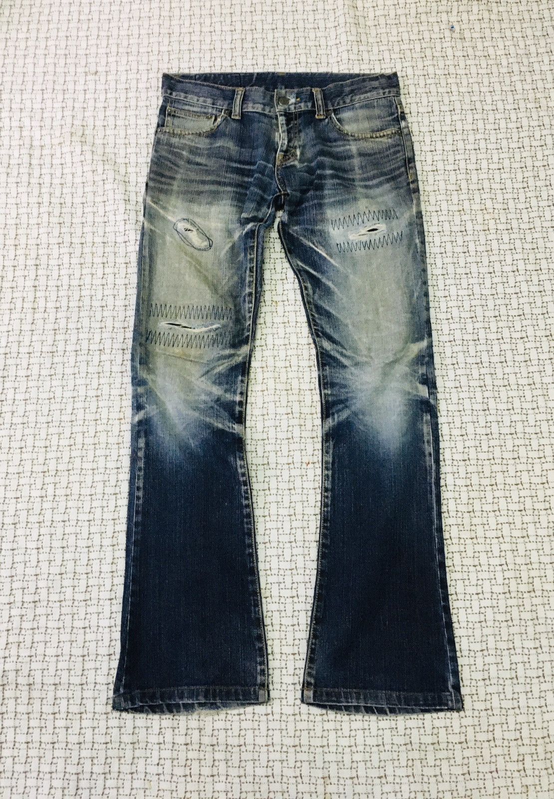 Tornado Mart Tornardo Mart Distressed Flare Jeans (18) Size US 31 - 1 Thumbnail