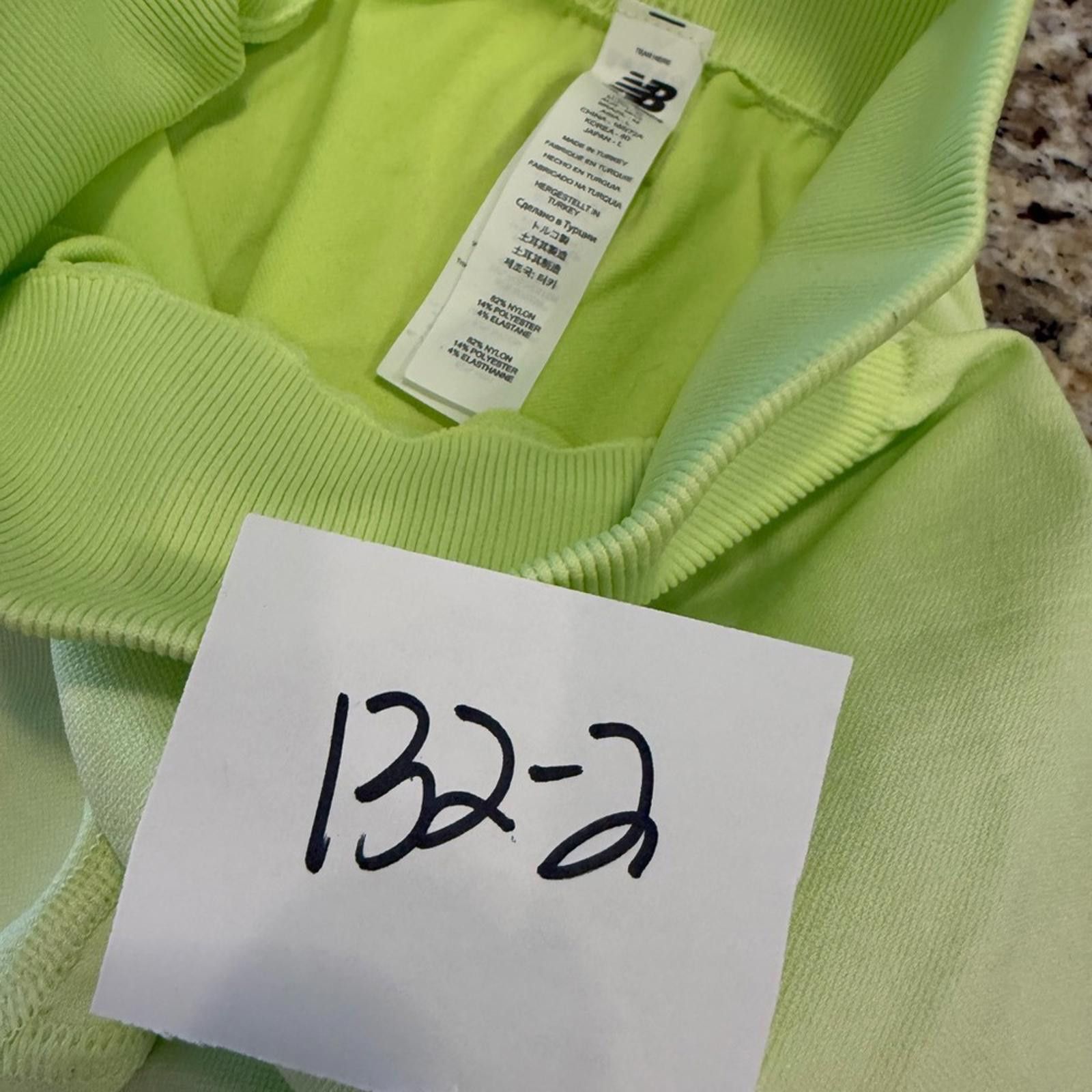 New Balance New Balance cropped bold green leggings FLAW SZ M Size 32" / US 10 / IT 46 - 8 Thumbnail