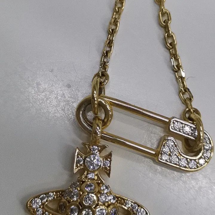 Vivienne Westwood Vivienne Westwood Safety Pin Saturn Pendant Necklace -2507 Size ONE SIZE - 3 Thumbnail