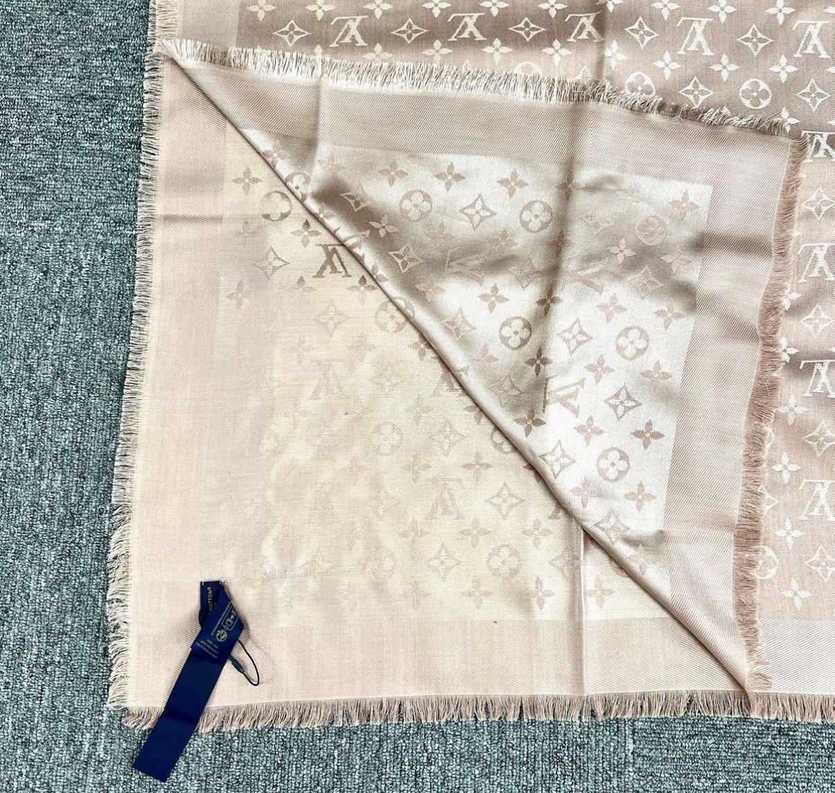 Louis Vuitton Louis Vuitton Reversible Wool & Silk Scarf Shawl K12 Size ONE SIZE - 3 Thumbnail