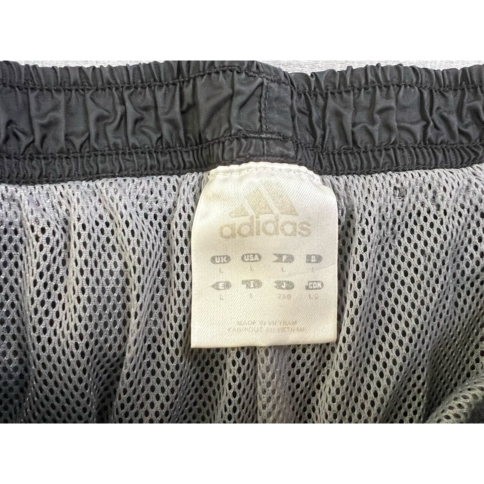 Adidas Vintage 2003 Adidas Mesh Lined Baggy Track Pants Large Size US 31 - 3 Thumbnail