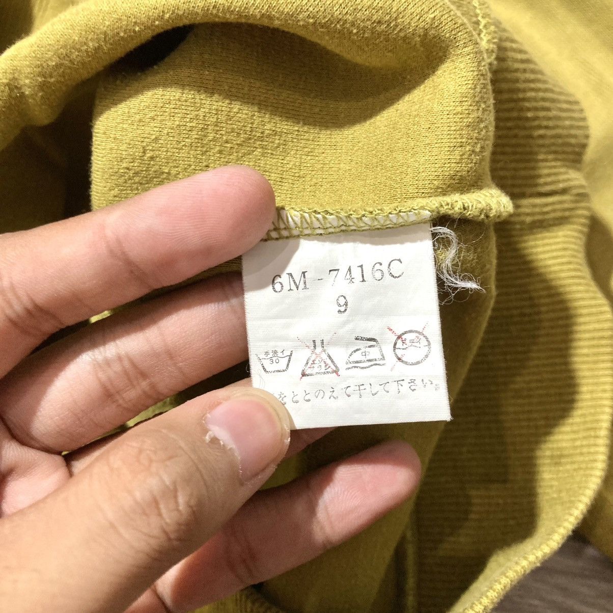 Japanese Brand 1990s Vintage Marie Claire Paris Logo Font Crewneck Luxury Size US M / EU 48-50 / 2 - 11 Thumbnail
