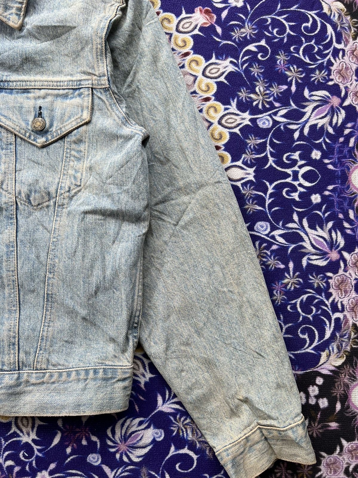 Japanese Brand (L) Vintage Blue Way Japanese Brand Sand Wash Denim Jacket Size US L / EU 52-54 / 3 - 10 Thumbnail