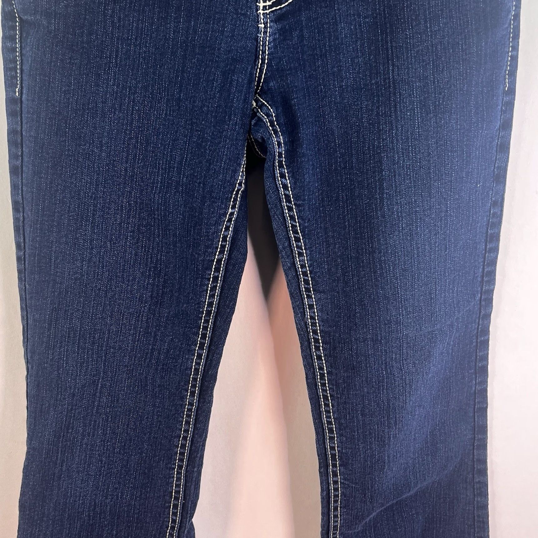 Wrangler Wrangler Western Stitched Denim Jeans Womens 3/4 Jeans Bootcut Blue 29 Inseam 27in 10 (3/4) XS? Size 26" / US 2 / IT 38 - 3 Thumbnail