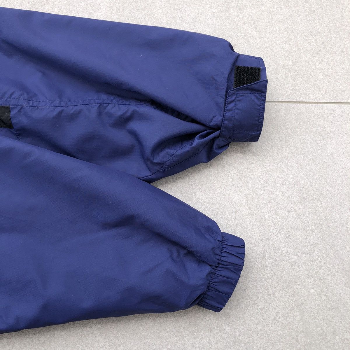 Sergio Tacchini Sergio Tacchini Embroidery Logo Windbreaker Jacket Size US L / EU 52-54 / 3 - 12 Thumbnail