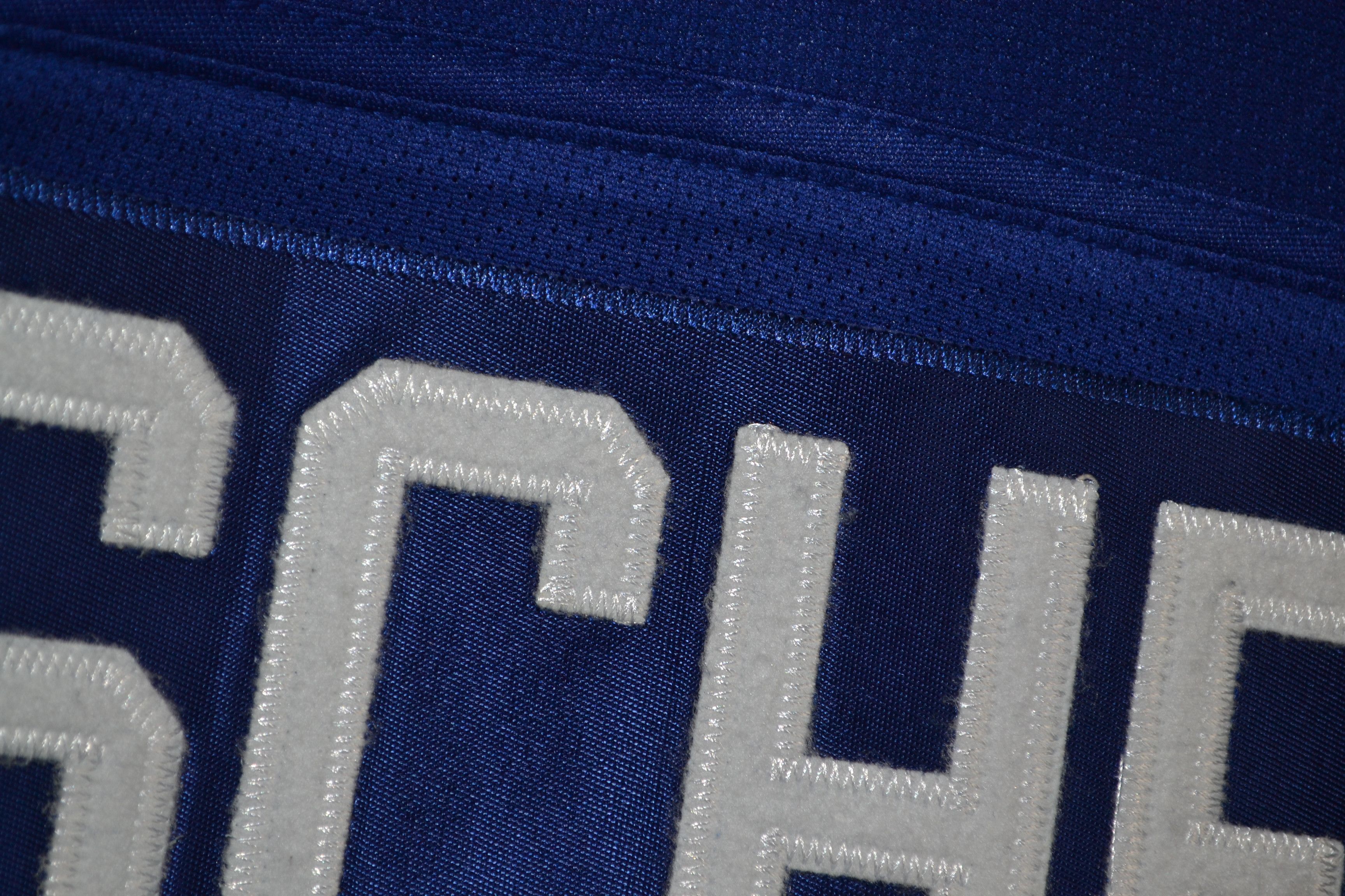 Reebok 2011 Toronto Maple Leafs Luke Schenn 2 Jersey XL