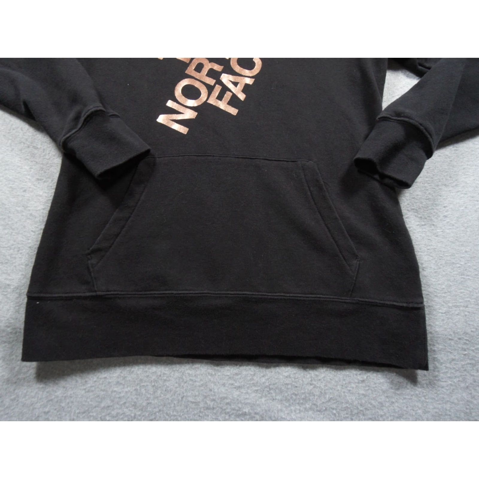 The North Face North Face Sweatshirt Womens Medium Black Hoodie Pullover Sweater Outdoor Size M / US 6-8 / IT 42-44 - 3 Thumbnail