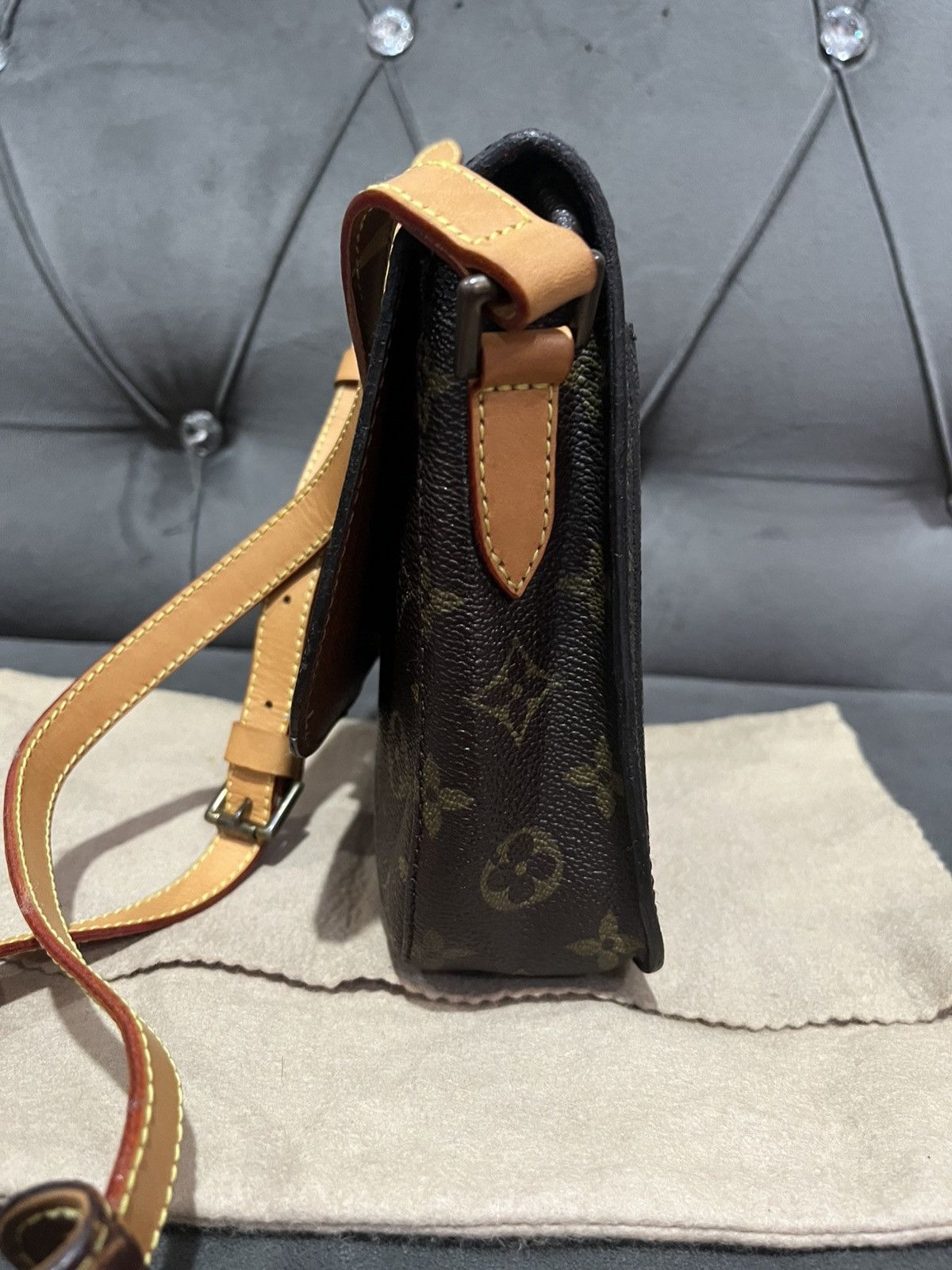 Louis Vuitton Authentic Louis Vuitton Saint Cloud Brown Shoulder Bag Size ONE SIZE - 6 Thumbnail