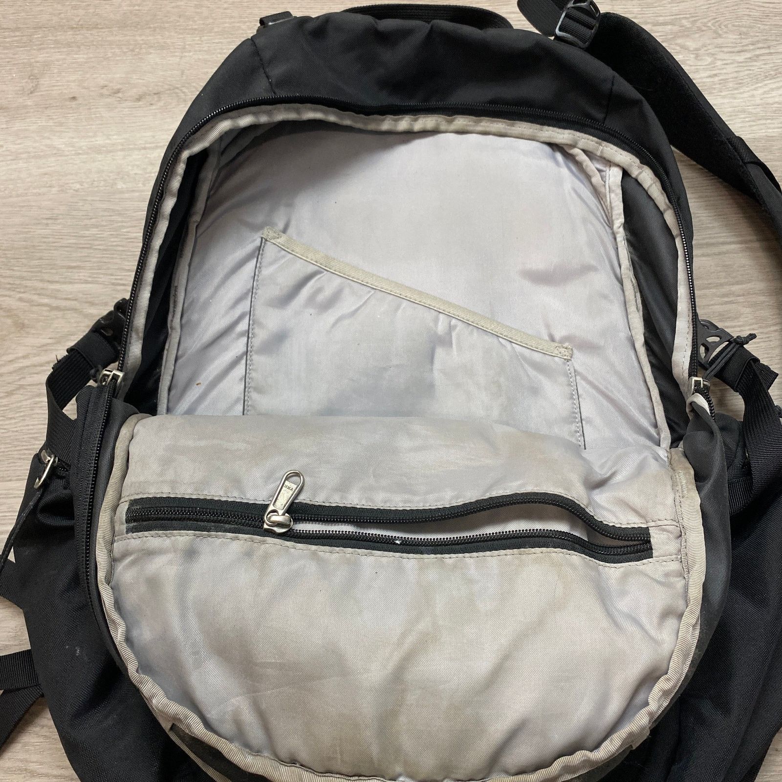Patagonia Patagonia Paxat Pack 32L Backpack Daypack Outdoor Hiking Size ONE SIZE - 4 Thumbnail