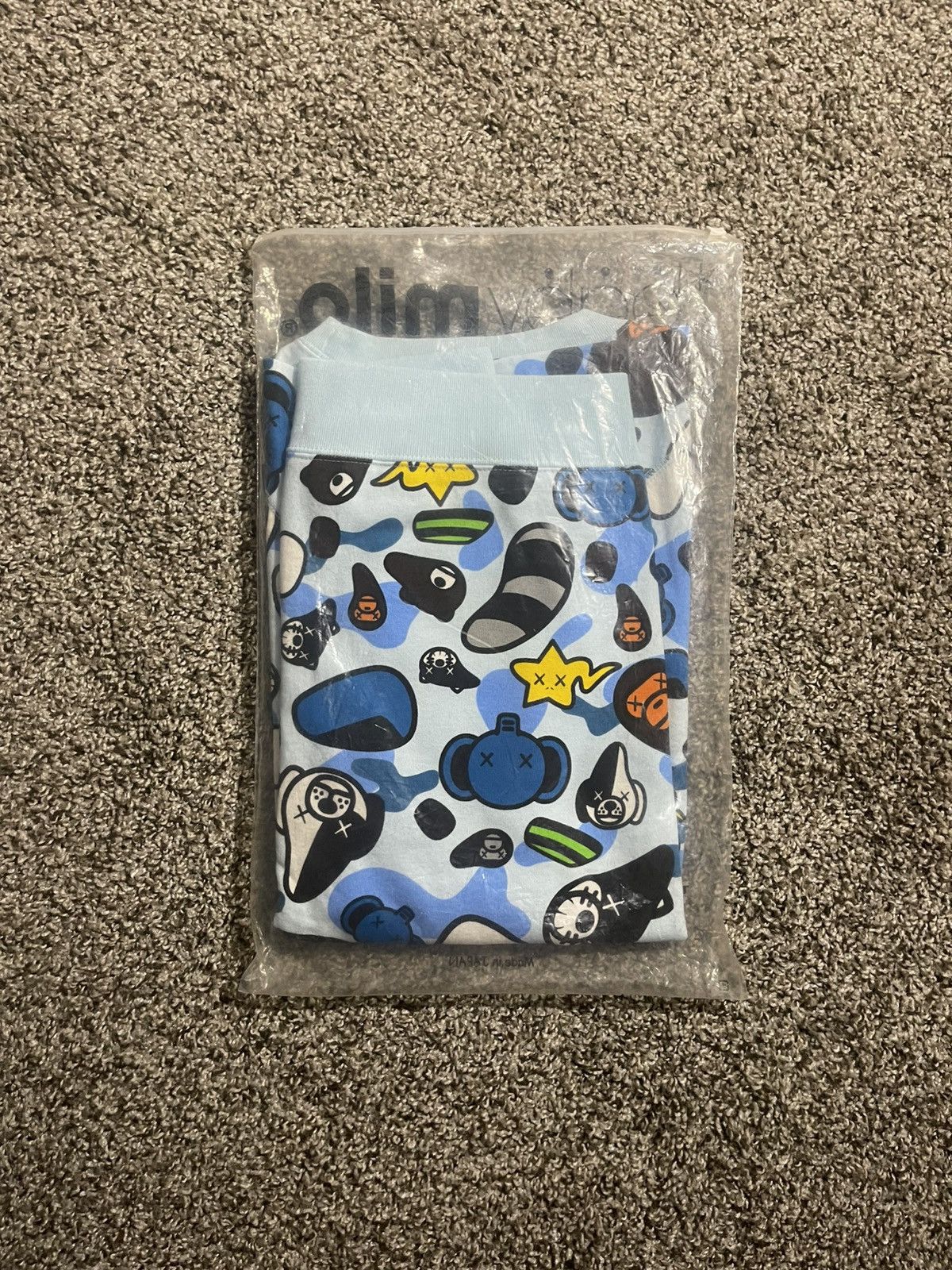 Bape Bape x kaws Baby Milo Animal Kingdom Crewneck Size US L / EU 52-54 / 3 - 2 Thumbnail