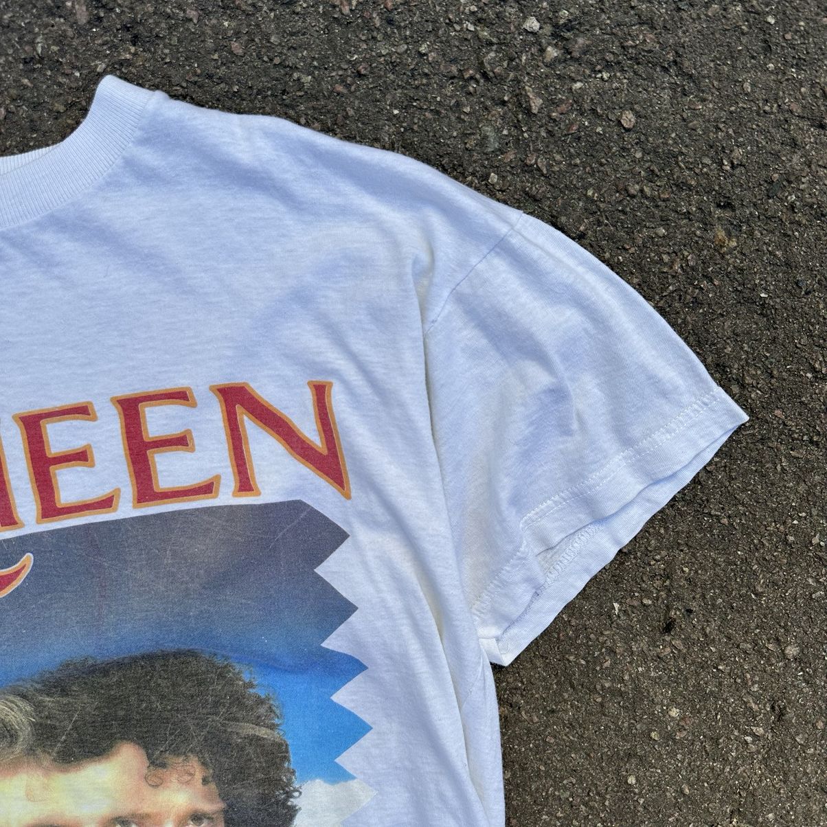 Vintage VTG Queen Tee 1989 Rare Band Tee Rock Single stitch Used Size US S / EU 44-46 / 1 - 4 Thumbnail