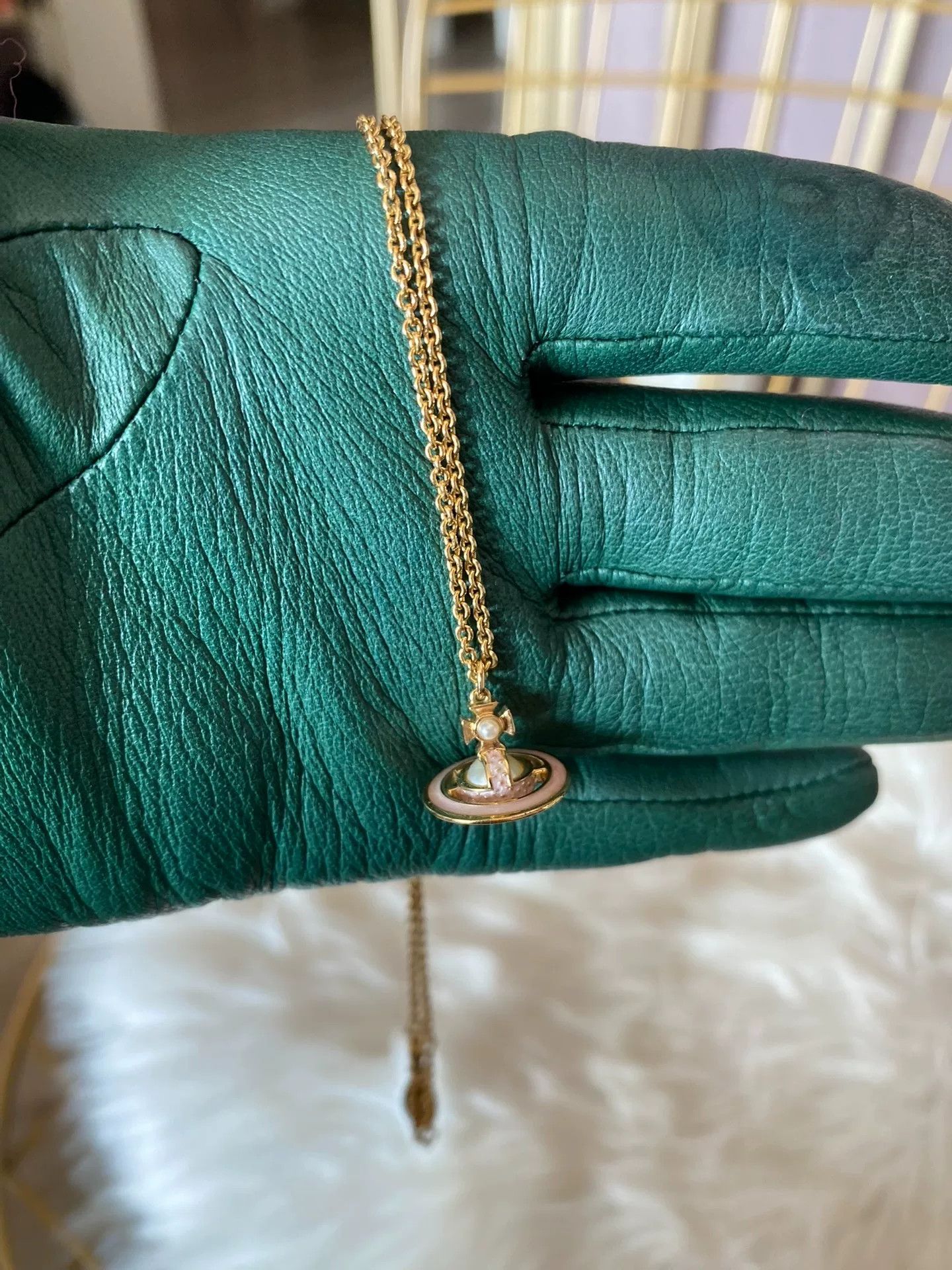 Vivienne Westwood Vivienne Westwood Small Pearl Pink Orb Necklace Size ONE SIZE - 1 Thumbnail