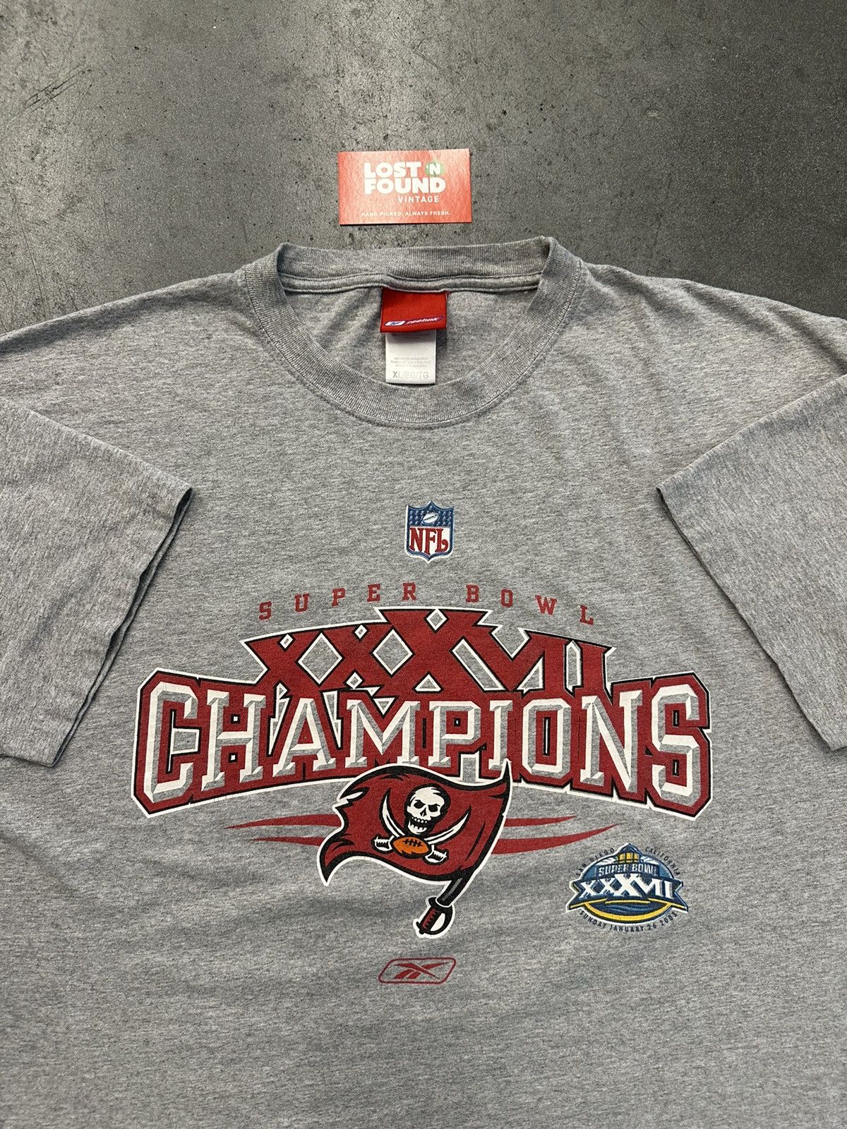NFL × Vintage 2003 Vintage NFL Tampa Bay Buccaneers Super Bowl Tee Size US XL / EU 56 / 4 - 1 Thumbnail
