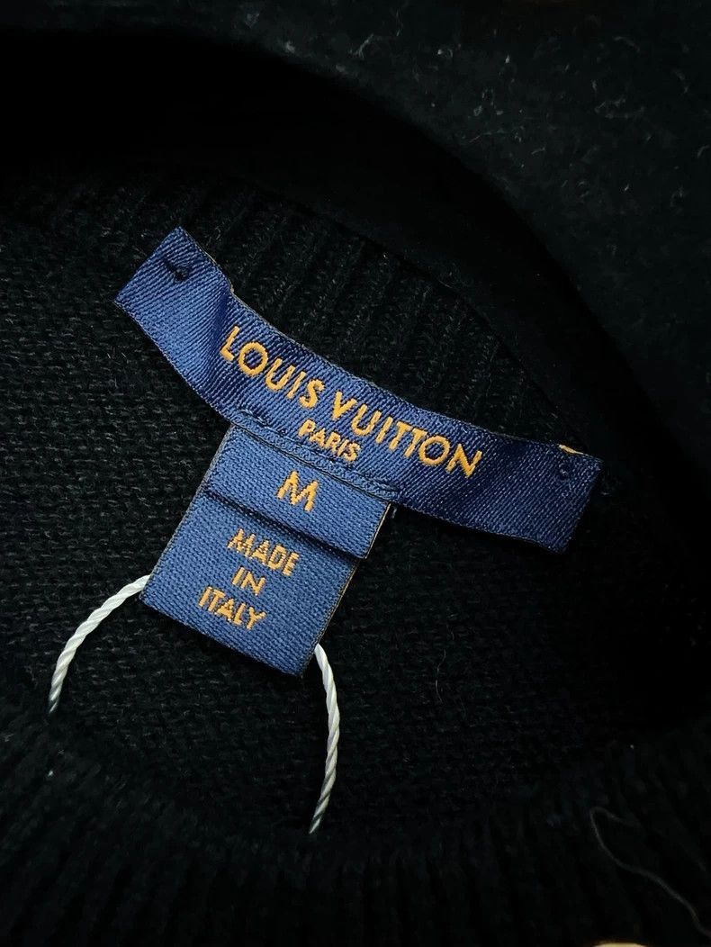 Louis Vuitton Louis Vuitton Black Cashmere Chain Badge Sweater- Size M / US 6-8 / IT 42-44 - 5 Thumbnail