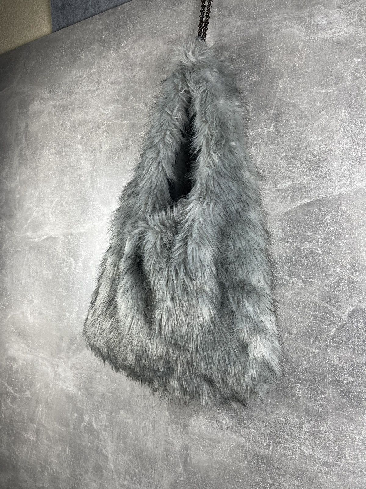 Japanese Brand Avant Garde Faux Fur Gray Shoulder Bag Y2K Style Plush Hobo Size ONE SIZE - 2 Thumbnail