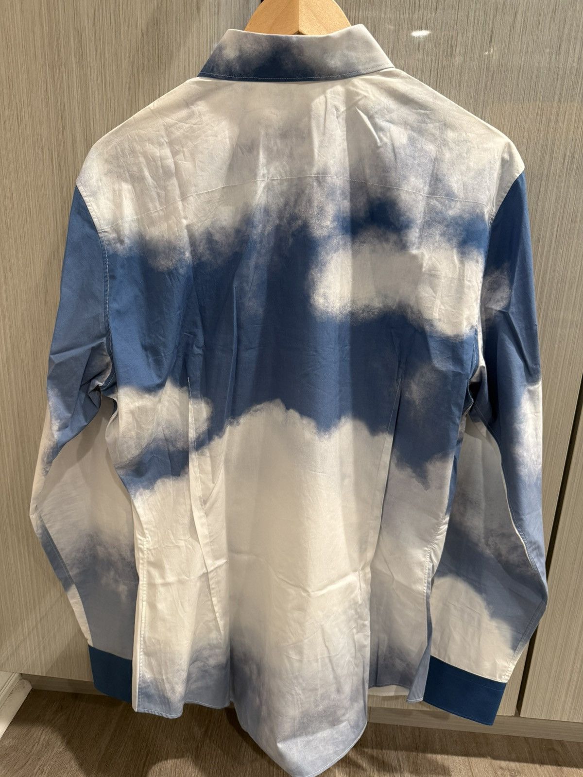 Louis Vuitton Louis Vuitton Blue Clouds Logo Shirt Size US XL / EU 56 / 4 - 2 Thumbnail