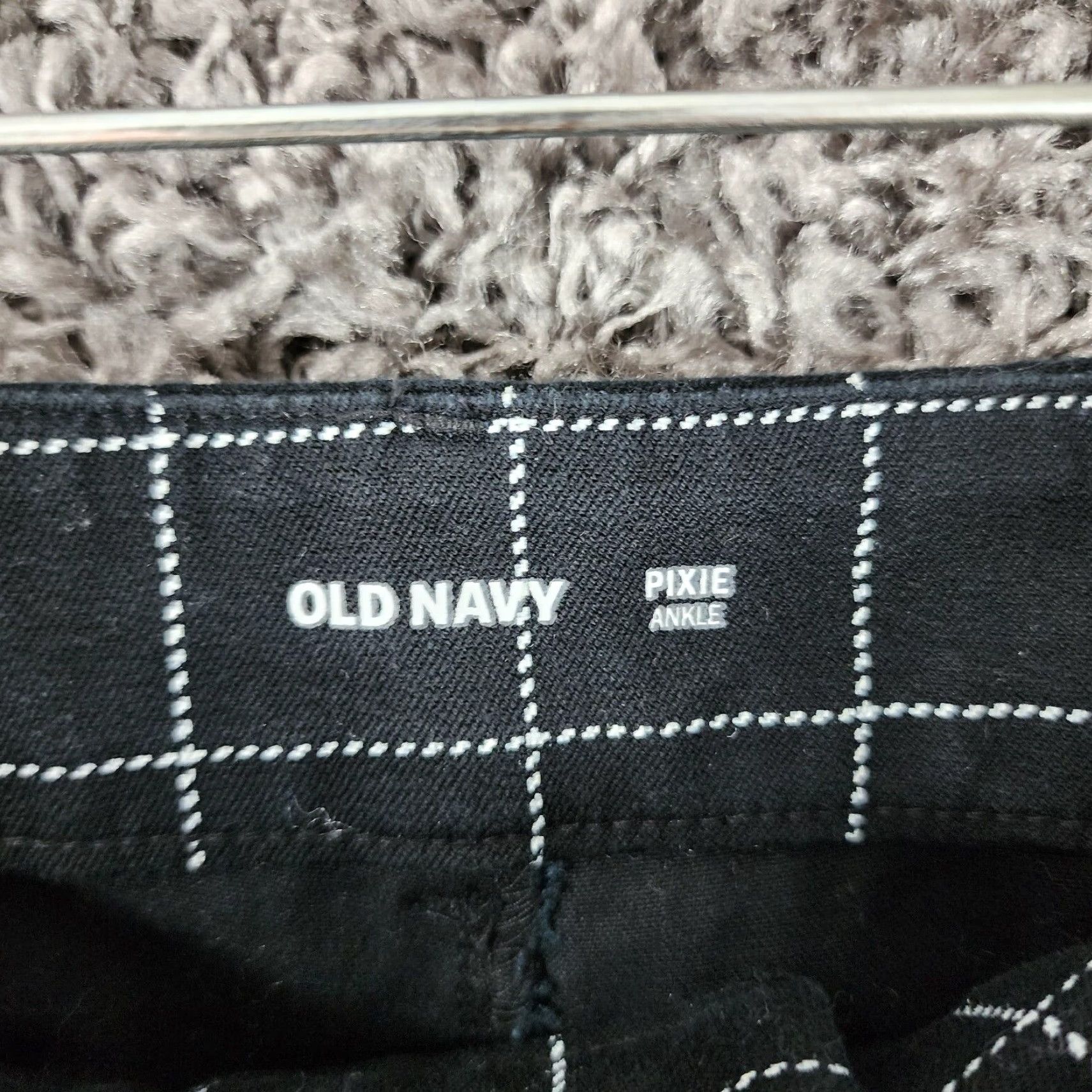 Old Navy Old Navy Pants Adult Size 6 Black Stretch Ankle Pixie Dress Womens Size 28" / US 6 / IT 42 - 3 Thumbnail