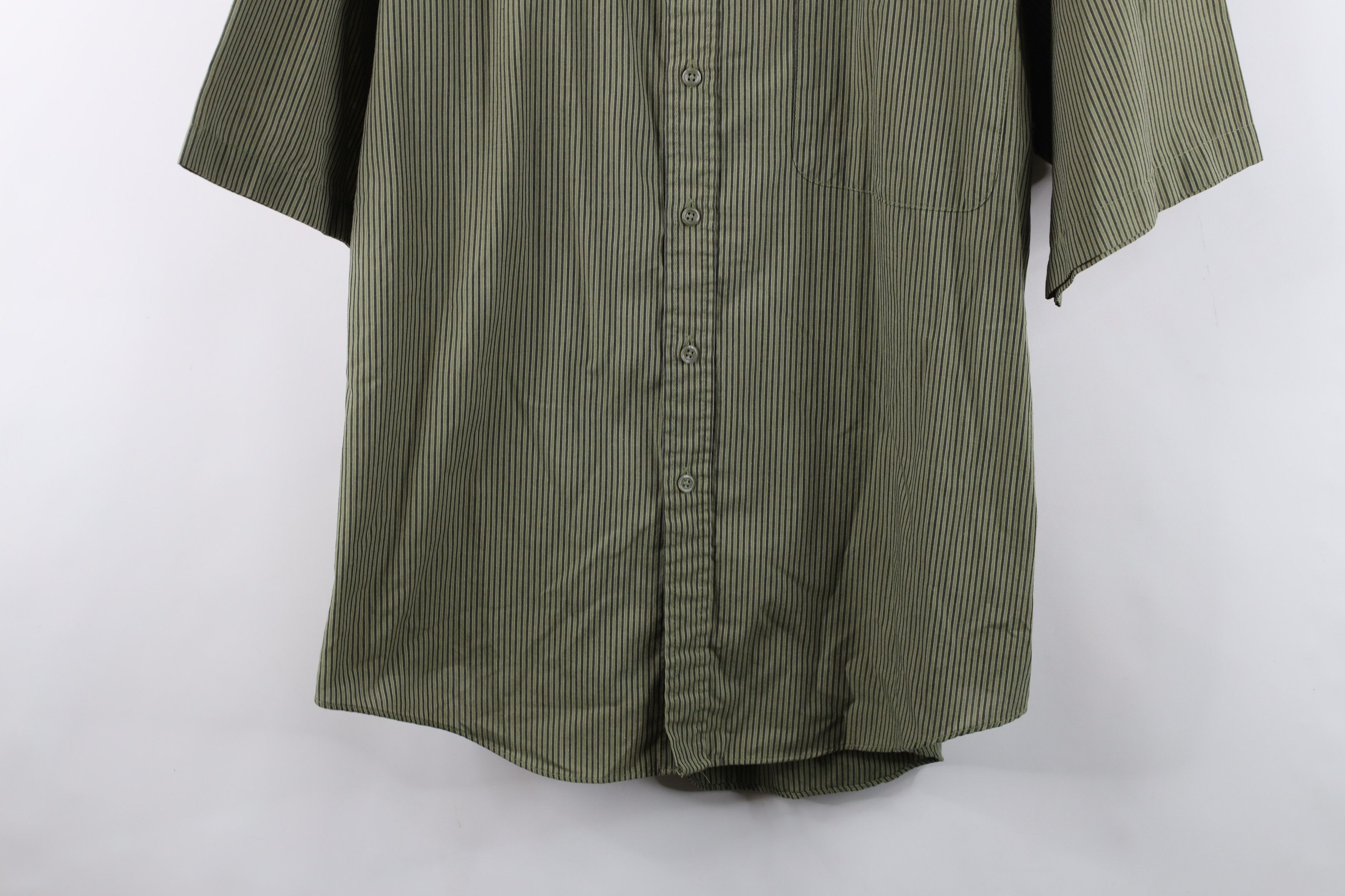 Vintage Vintage 90s Streetwear Fit Short Sleeve Button Down Shirt Size US L / EU 52-54 / 3 - 3 Thumbnail