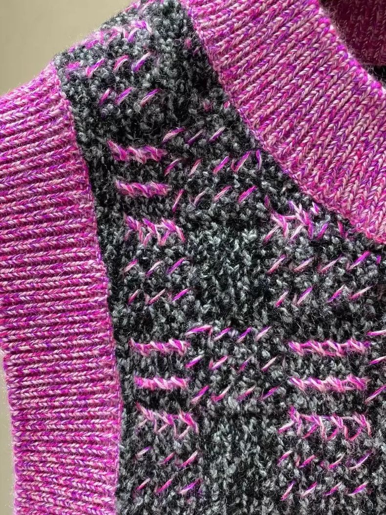 Chanel Chanel Cashmere knitted vest Nextarrow-2505 Size XS / US 0-2 / IT 36-38 - 4 Thumbnail