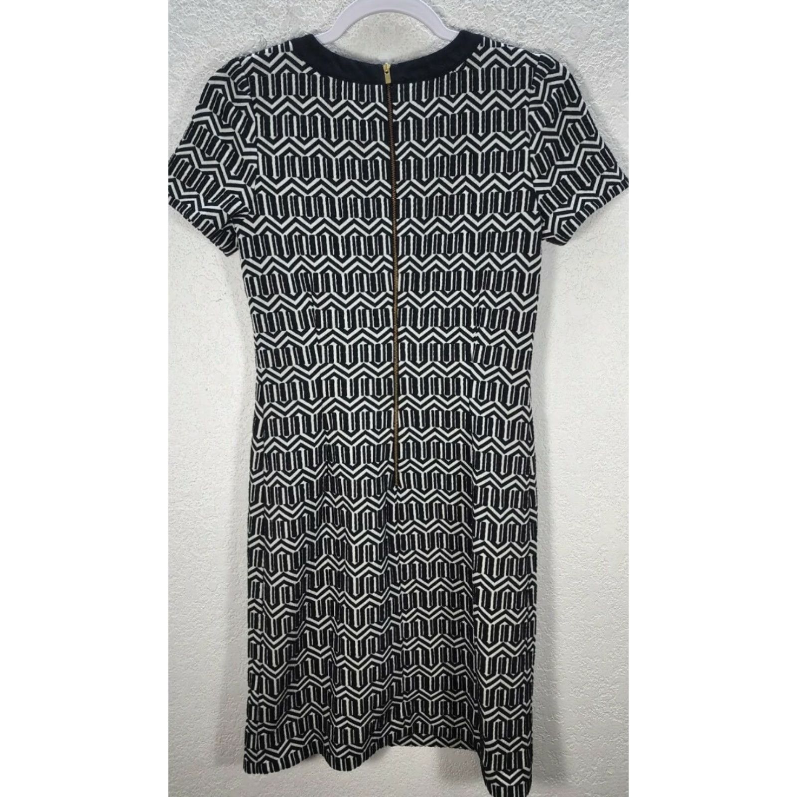 Banana Republic Banana Republic Dress Shirt Women Geometric Short Sleeve Bodycon White Black Sz 2 Summer Casual Party/Cocktail Womens Size 26" / US 2 / IT 38 - 5 Thumbnail