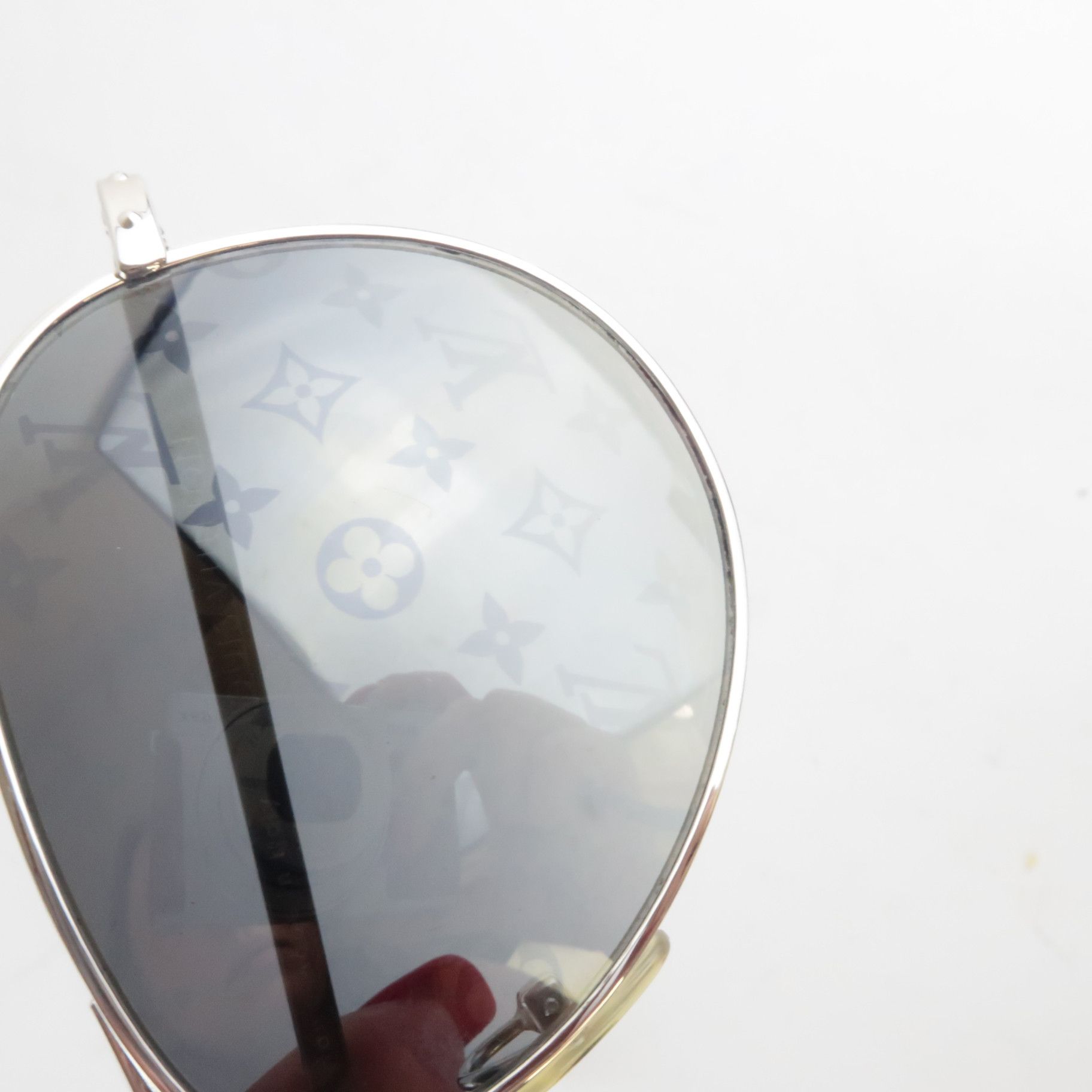 Louis Vuitton Louis Vuitton Silvertone Monogram Conspiration Pilote Size ONE SIZE - 8 Thumbnail