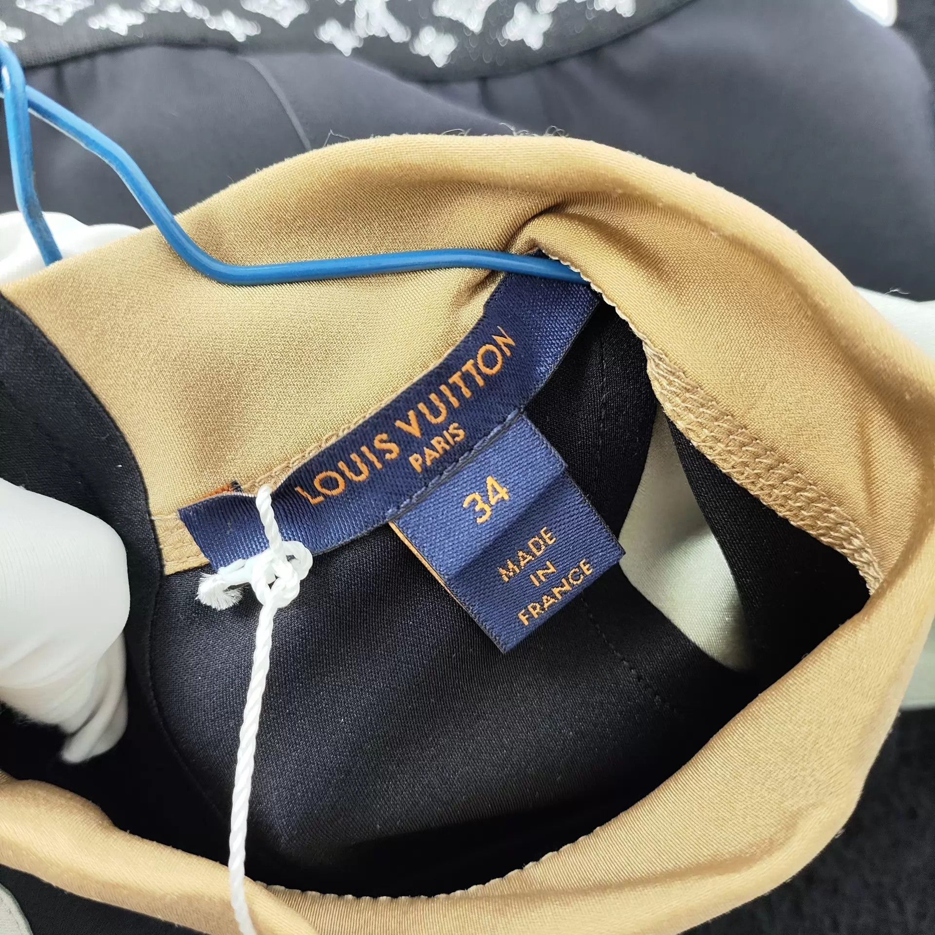 Louis Vuitton LV Form-Fitting Athletic Top 34 Black 250417JCHHF19 Size XS / US 0-2 / IT 36-38 - 3 Thumbnail