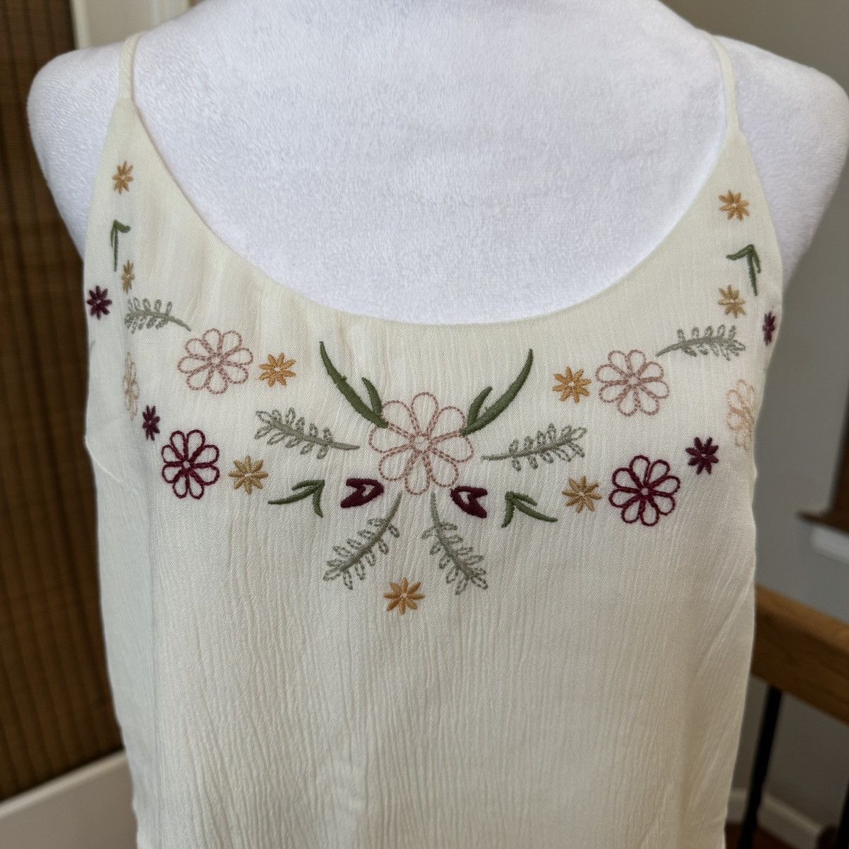 Anthropologie Anthropologie Knot Sisters boho embroidered cami tank top Size L / US 10 / IT 46 - 1 Thumbnail