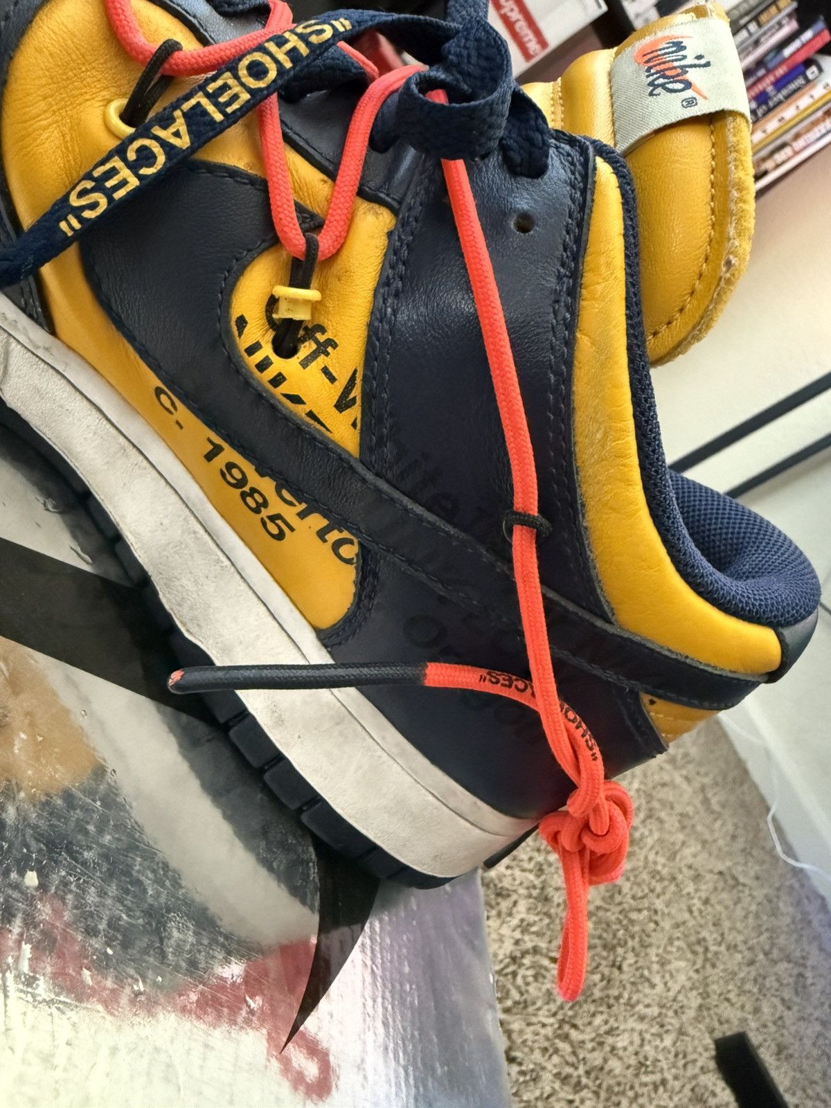 Nike × Off-White Off White x Nike University Gold Michigan Dunk Size US 13 / EU 46 - 9 Thumbnail