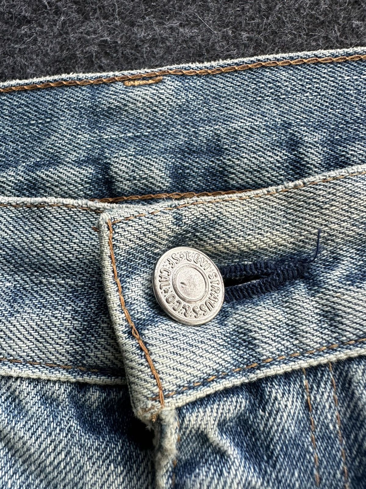 Levi's Vintage LVC 502 XX Crop Dirty Denim D477 Size US 32 / EU 48 - 13 Thumbnail