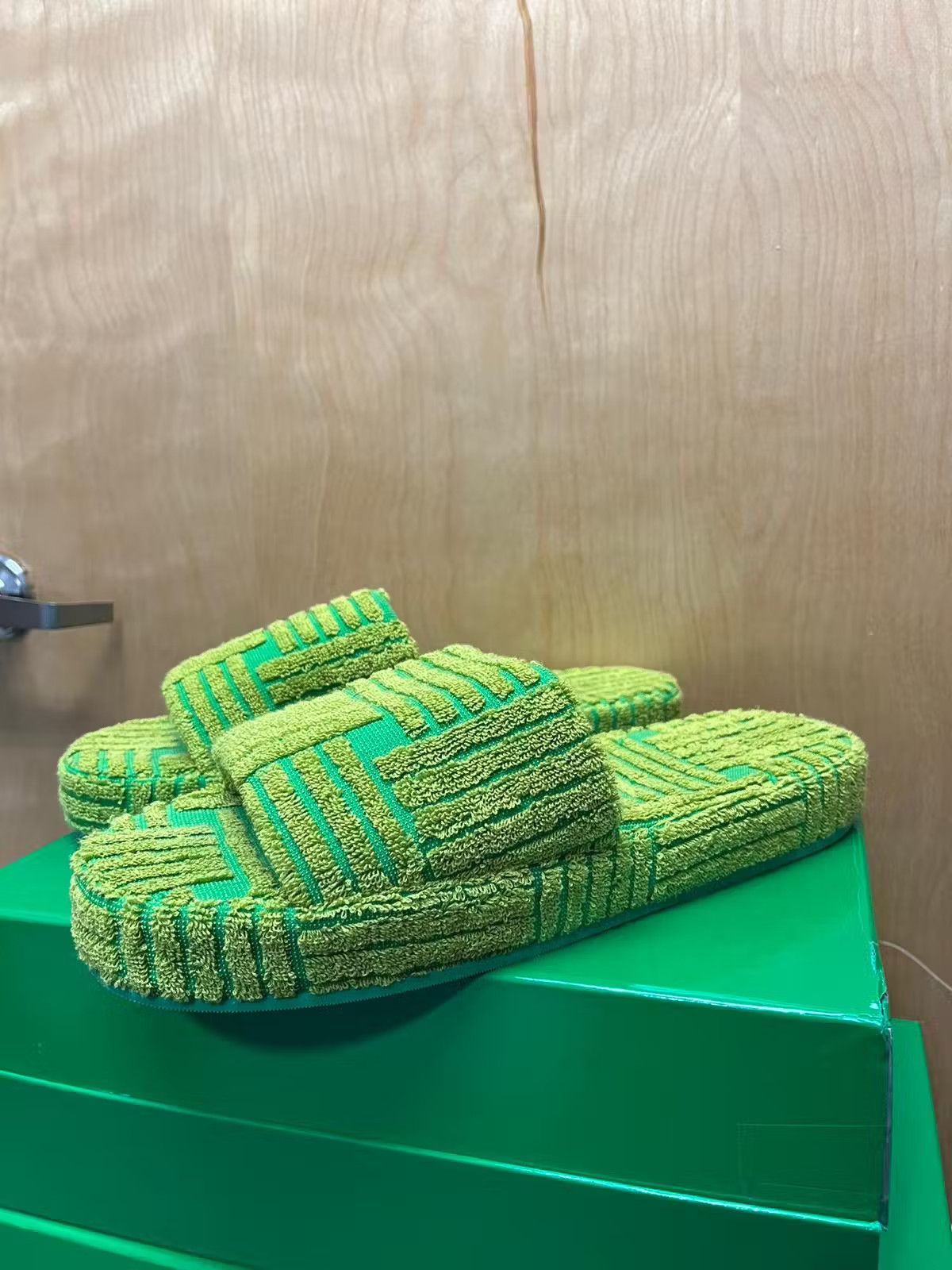 Bottega Veneta o1rshd1 Q:4 / Resort Sandal in Intrecciato Jacquard Parakeet Size US 11 / EU 44 - 3 Thumbnail