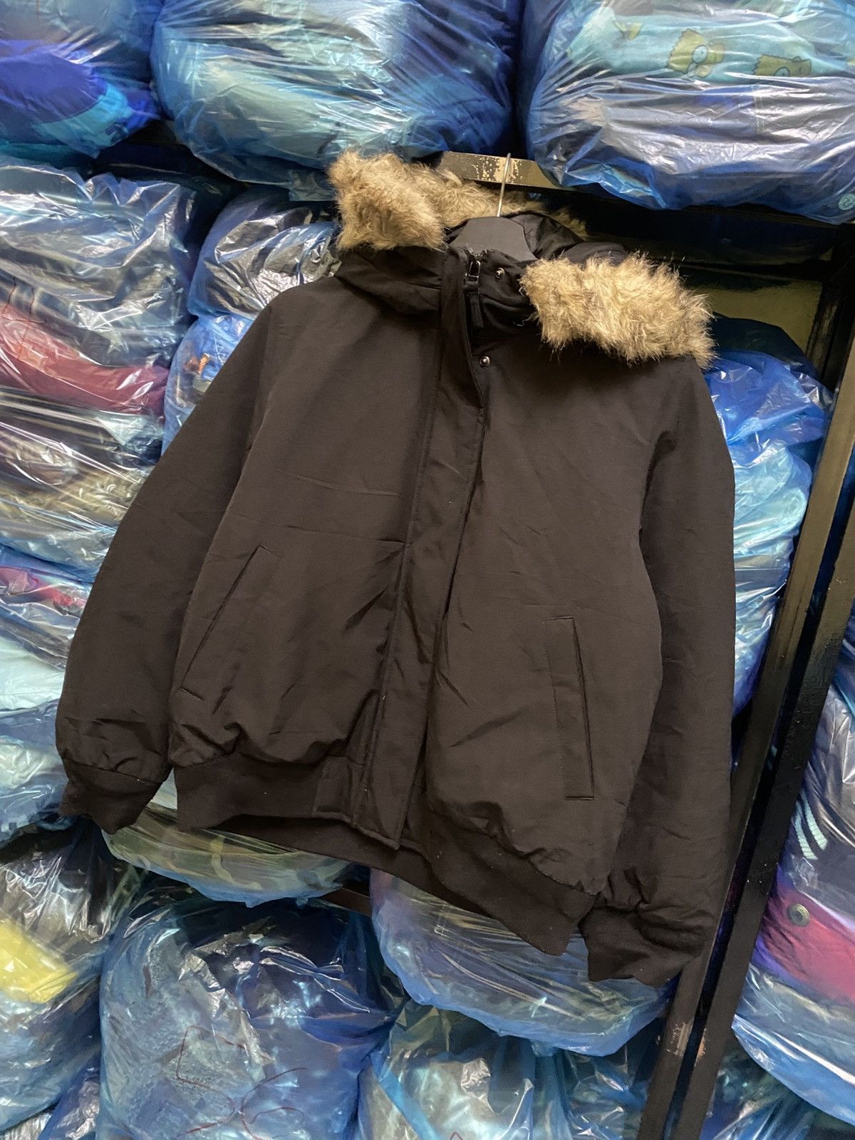 Uniqlo UNIQLO BOMBER FUR HOODIE Size US L / EU 52-54 / 3 - 2 Thumbnail