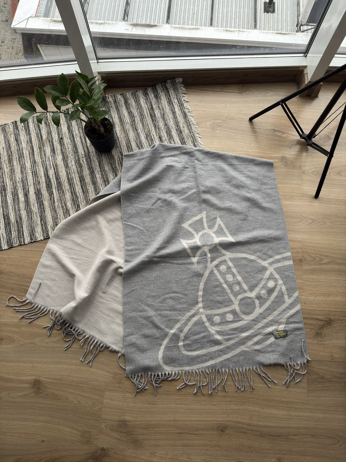 Vivienne Westwood Vintage Vivienne Westwood Big Logo Cashmere Luxury Big Scarf Size ONE SIZE - 2 Thumbnail