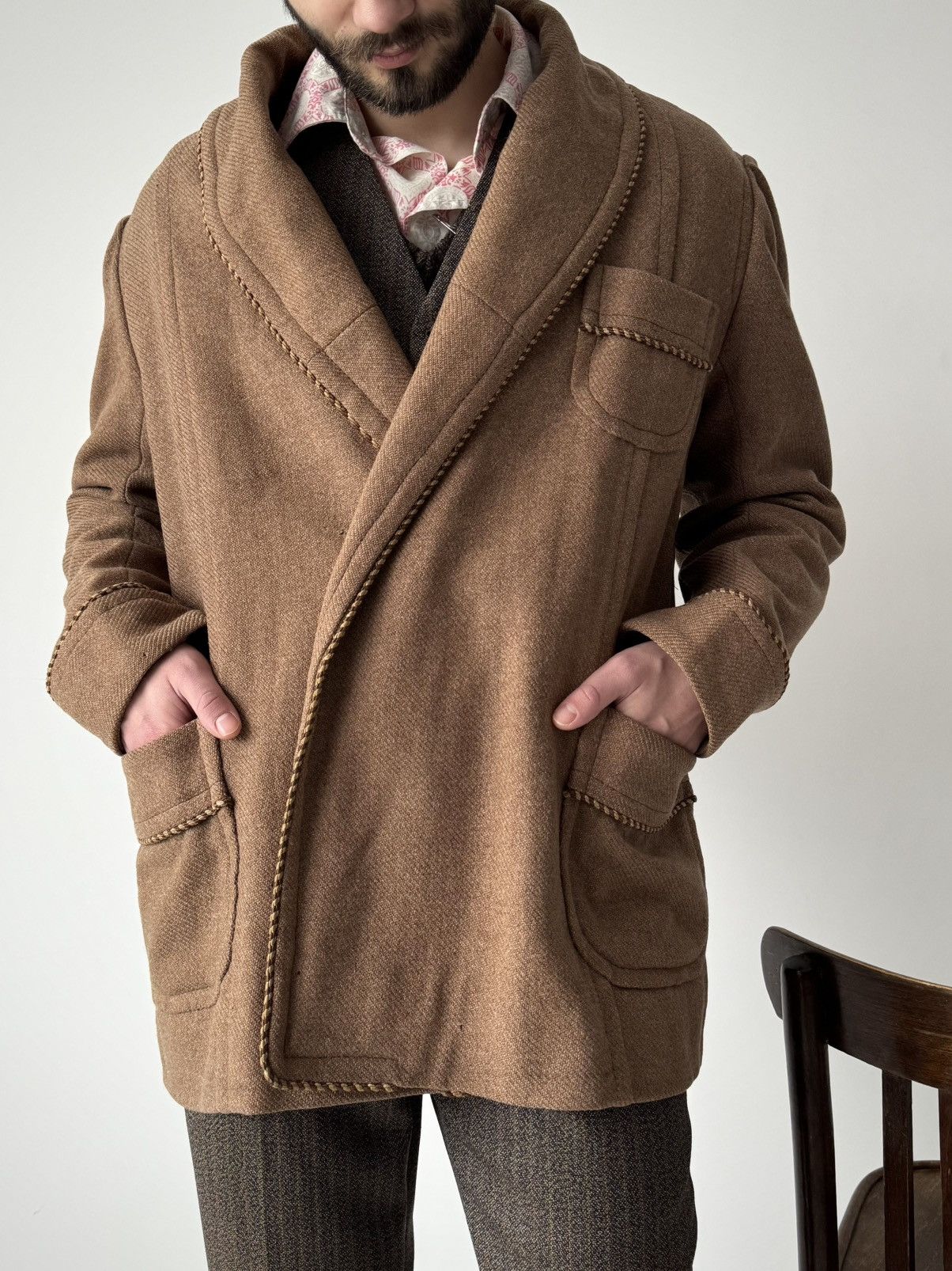 Vintage 1950s Vintage European Brown Wool Smoking Jacket Size US M / EU 48-50 / 2 - 2 Thumbnail