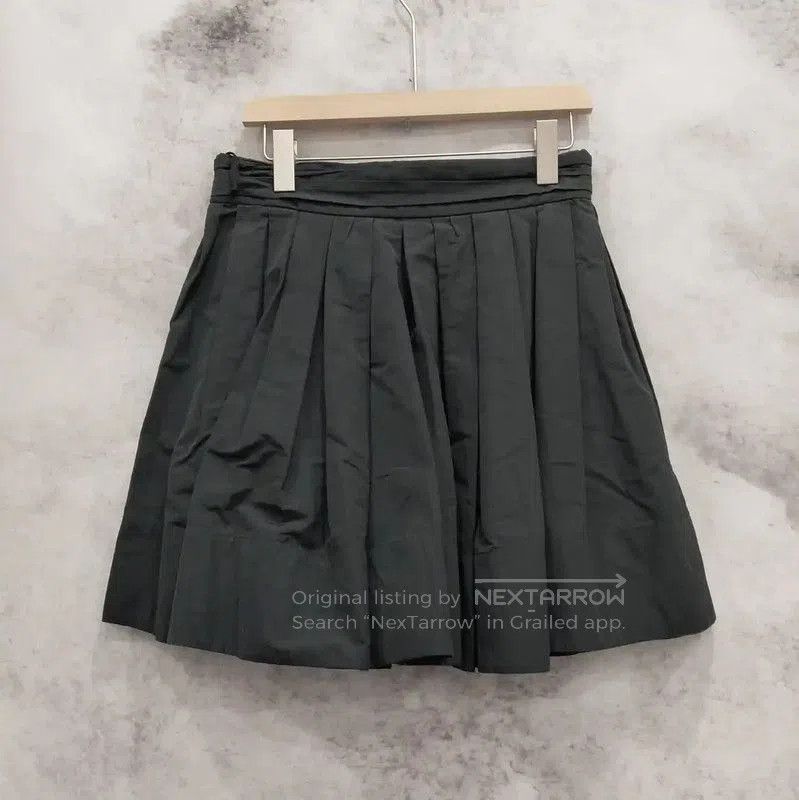 Valentino Valentino Black Pleated Skirt for Women . Size 30" / US 8 / IT 44 - 2 Thumbnail