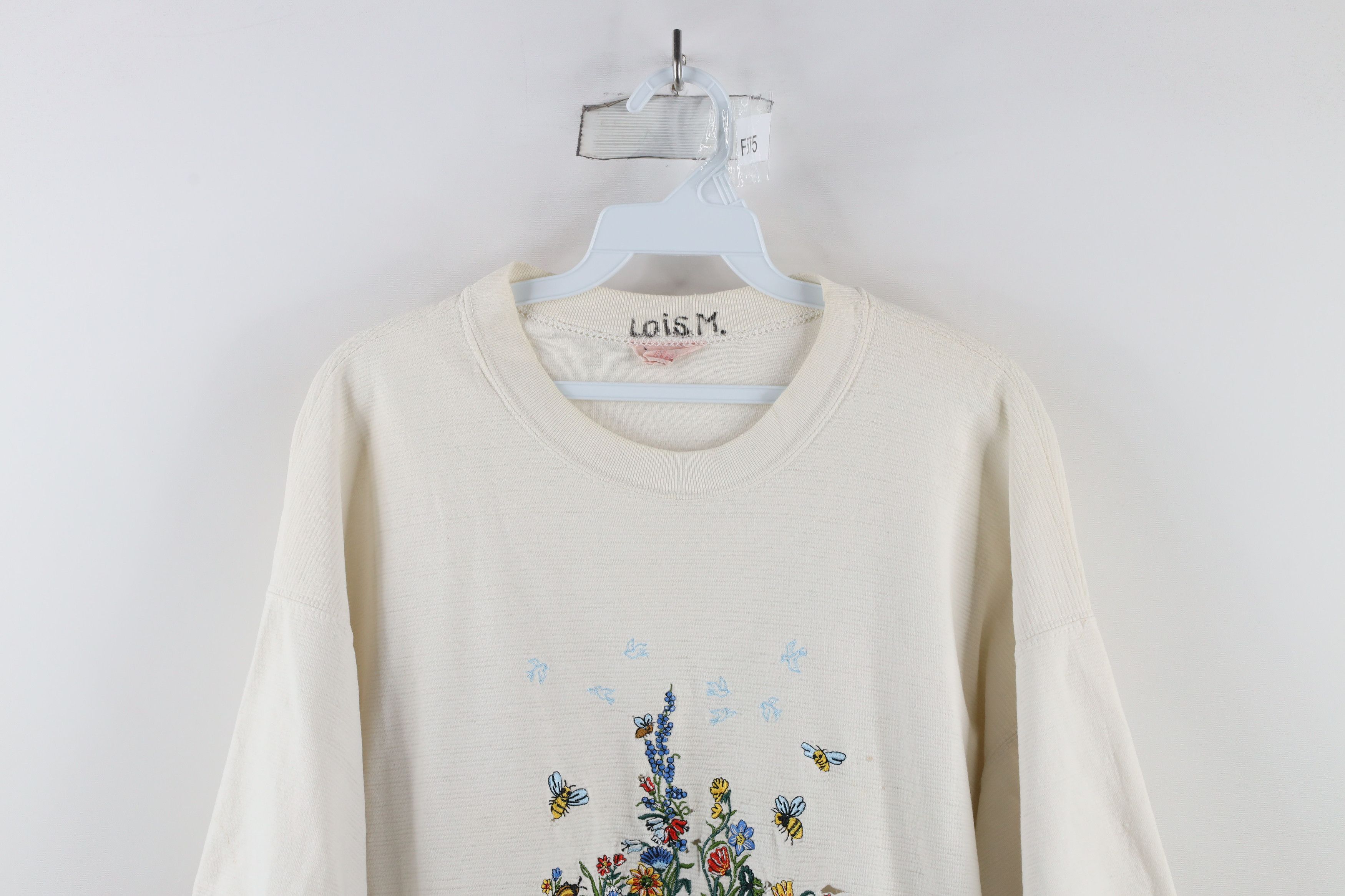 Vintage Vintage 90s Streetwear Canada Flower Bees Nature T-Shirt Size L / US 10 / IT 46 - 2 Thumbnail