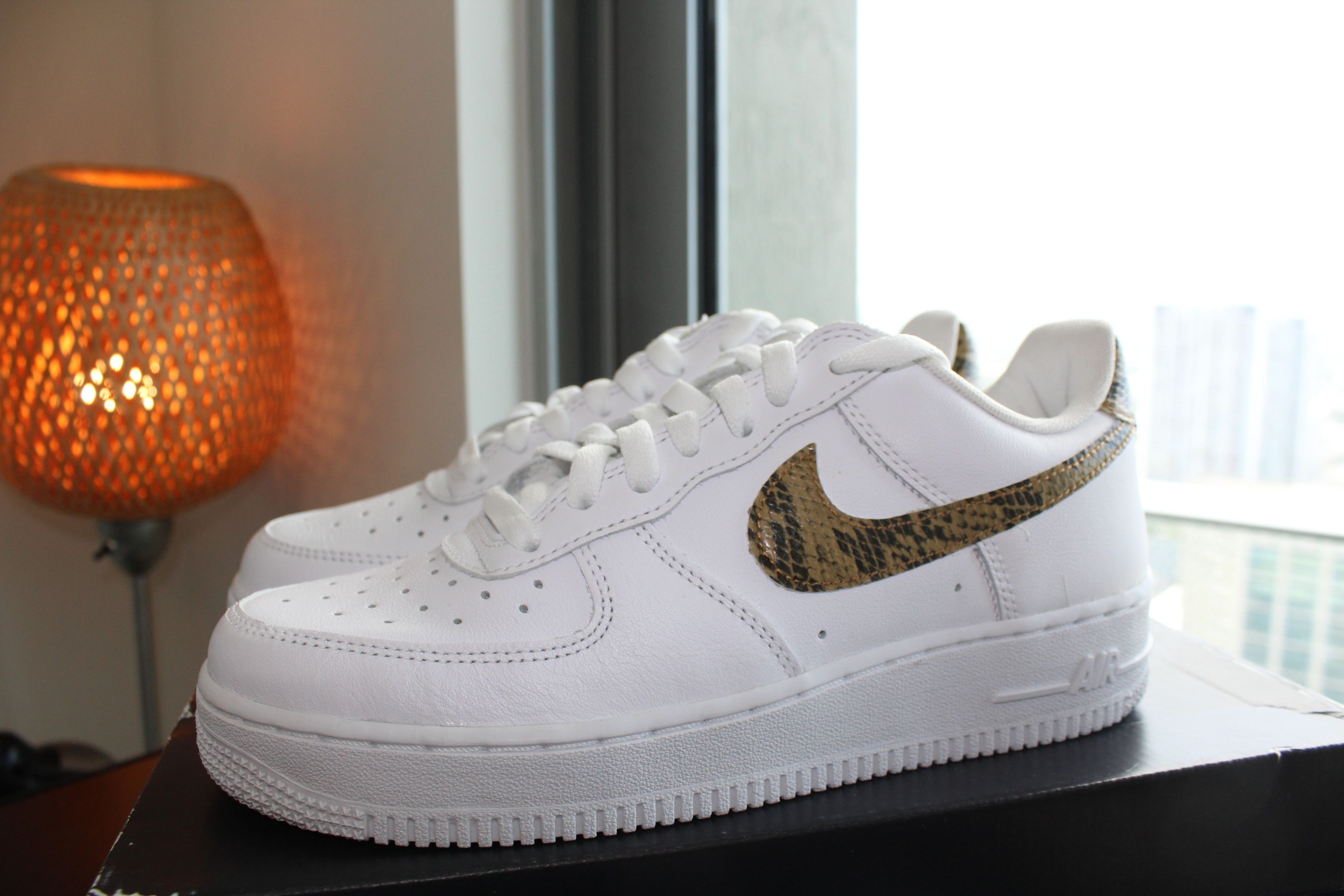 Nike Nike Air Force 1 Low Retro PRM QS Ivory Snake Size 7 Size US 7 / EU 40 - 2 Thumbnail