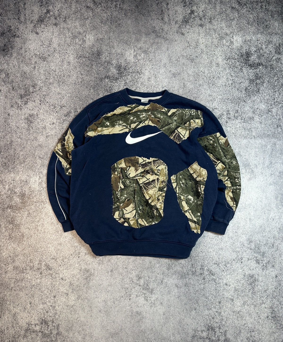 Nike Vintage Custom Camo Nike Big Swoosh Sweatshirt Streetwear XL Size US XL / EU 56 / 4 - 1 Thumbnail