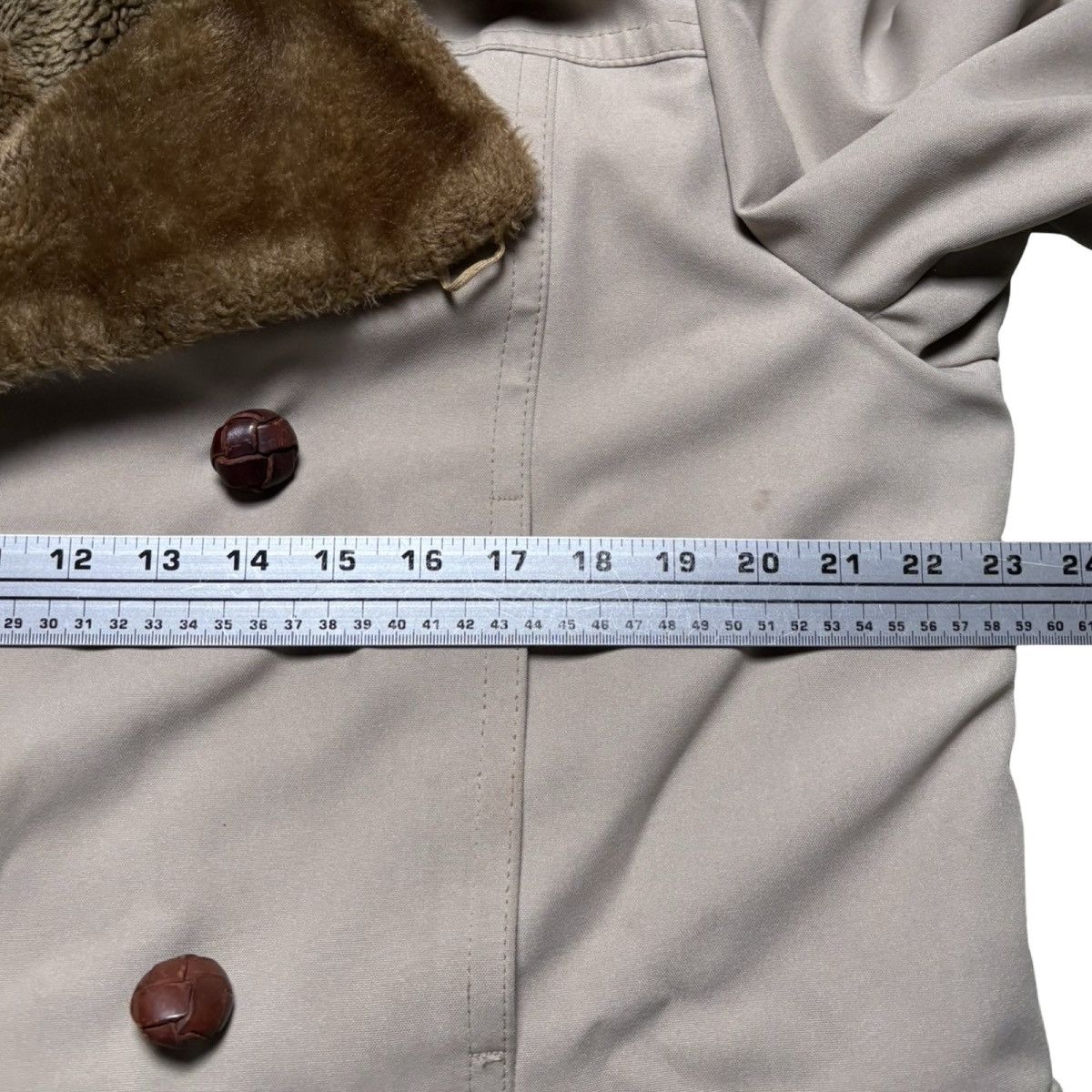 London Fog Vintage London Fog Sherpa Collar Trench Coat Size 40 Reg Size US L / EU 52-54 / 3 - 5 Thumbnail