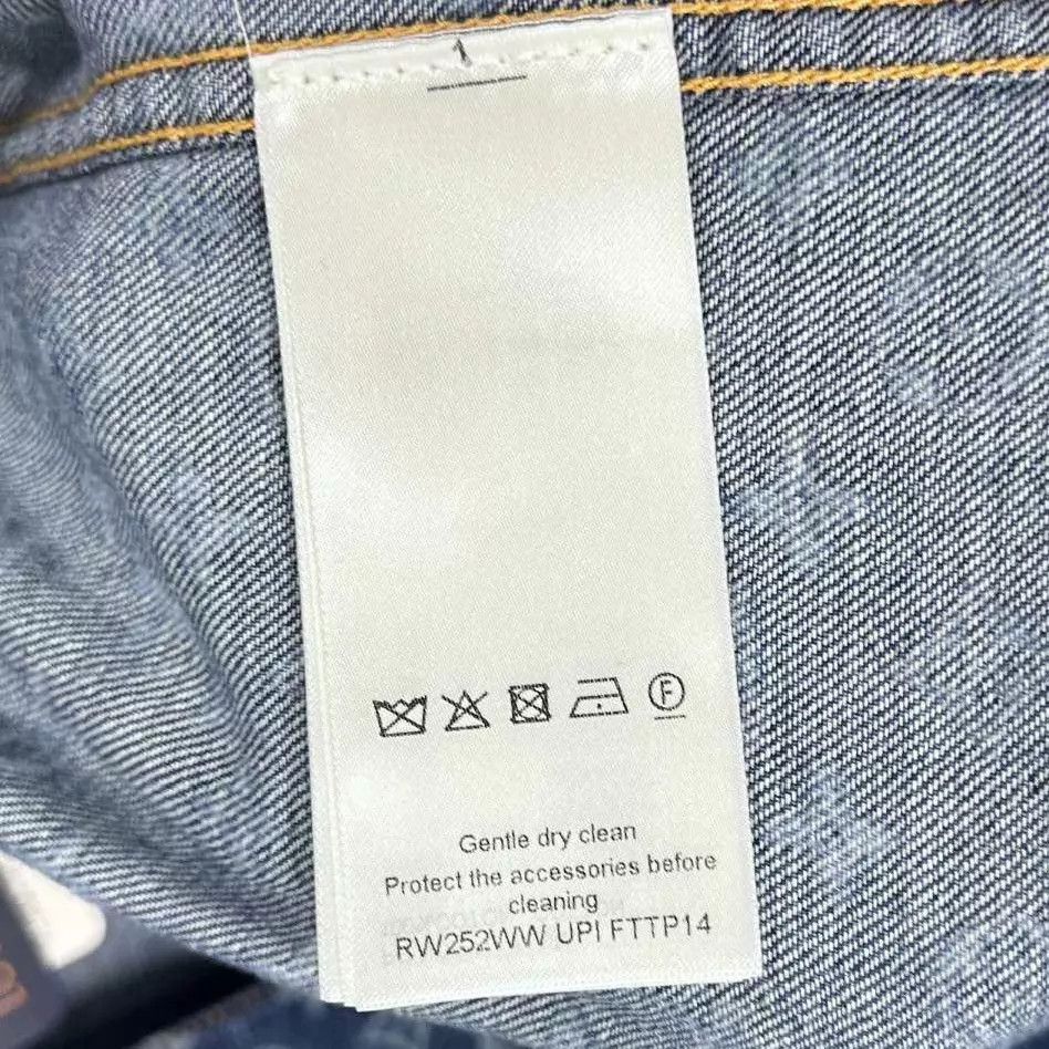 Louis Vuitton New Louis Vuitton 25 Monogram Denim Shirt Women's 34 Size XS / US 0-2 / IT 36-38 - 6 Thumbnail
