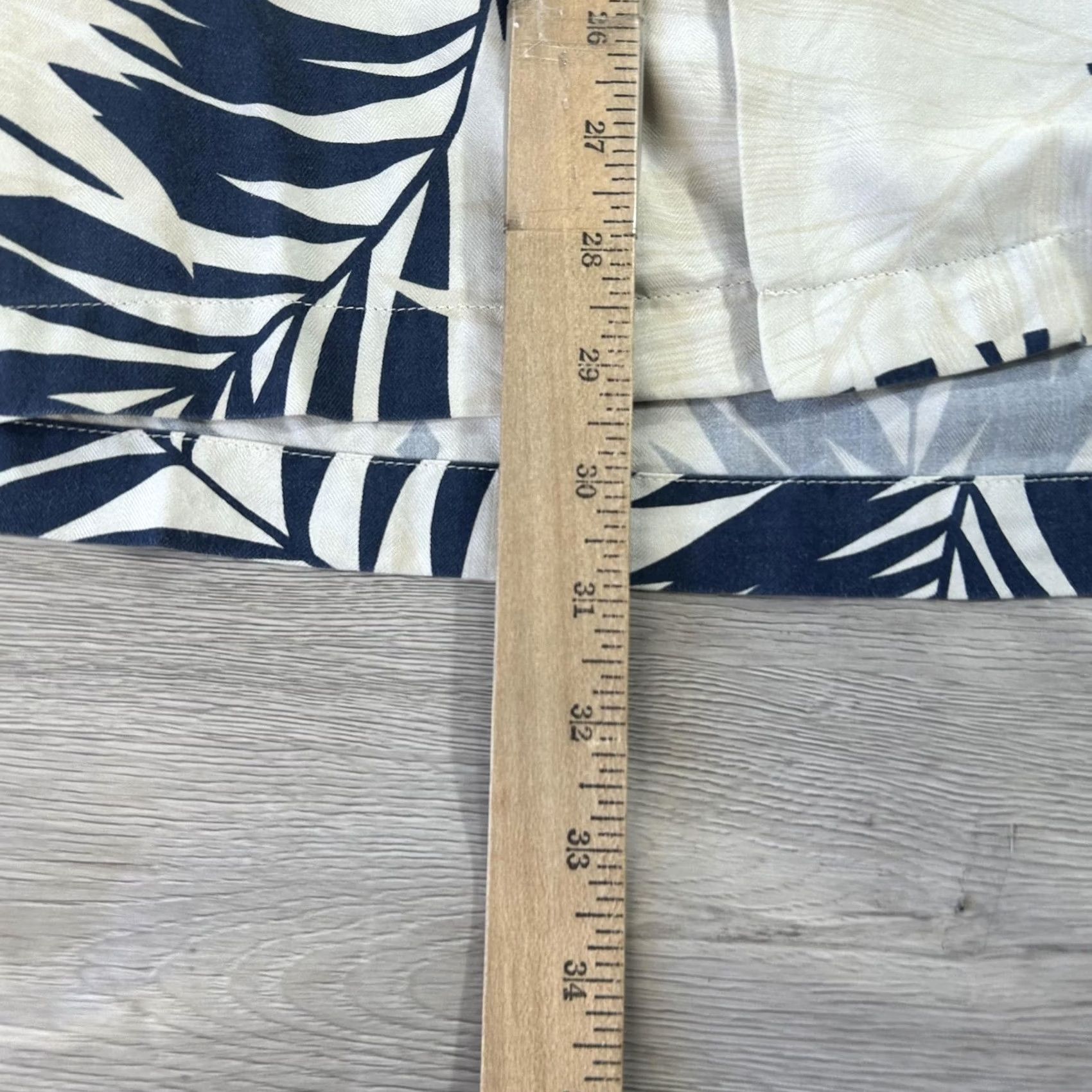Hilo Hattie Hilo Hattie Shirt Mens M Blue Palm Leaf Hawaiian Aloha Silk Button Up Tropical Floral Short Sleeve Casual Relaxed Fit Collection Size US M / EU 48-50 / 2 - 6 Thumbnail