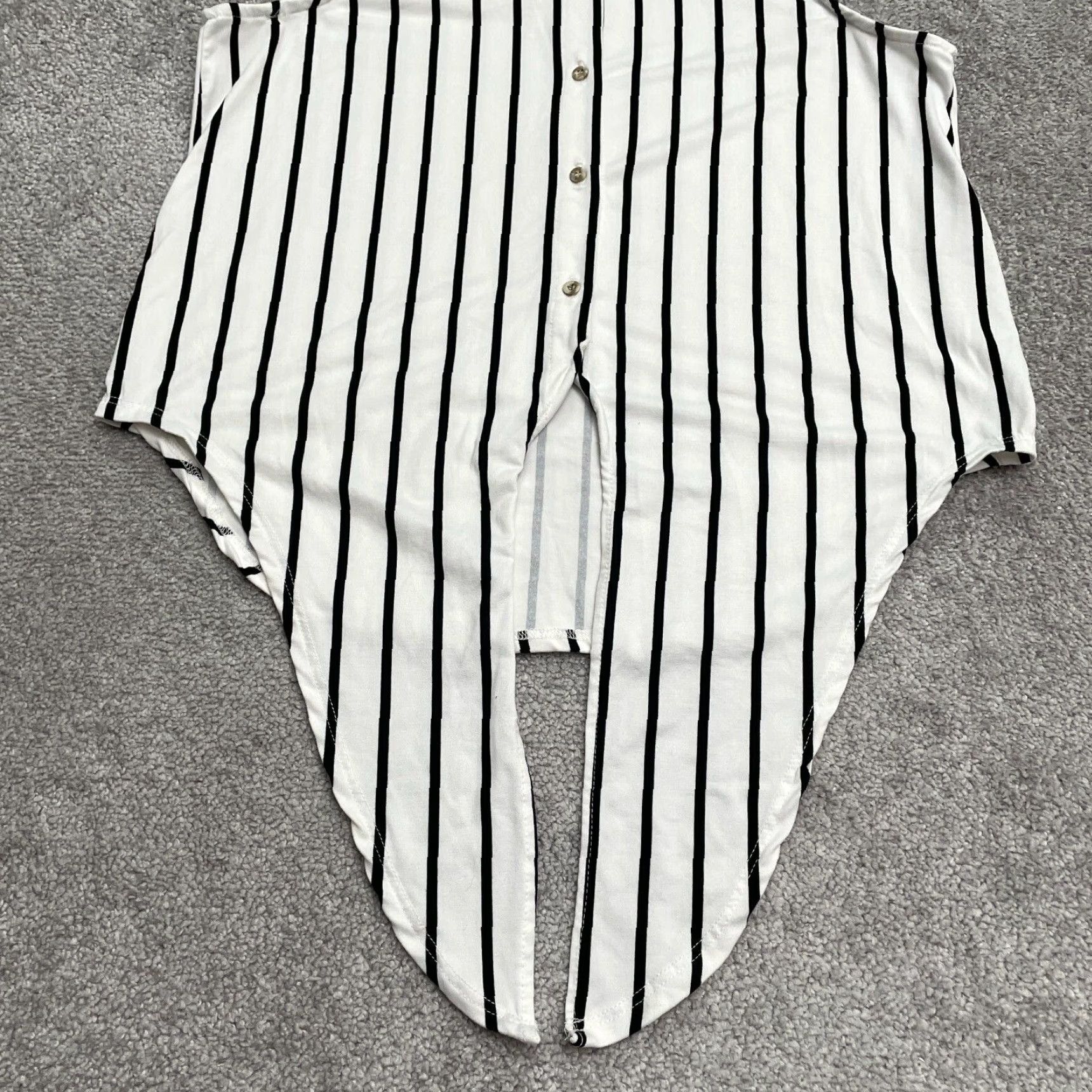 Vintage Polly & Esther Button Up Shirt Women's Large White Striped Sleeveless Casual Global Brand Shirt Top L White Womens Size L / US 10 / IT 46 - 5 Thumbnail
