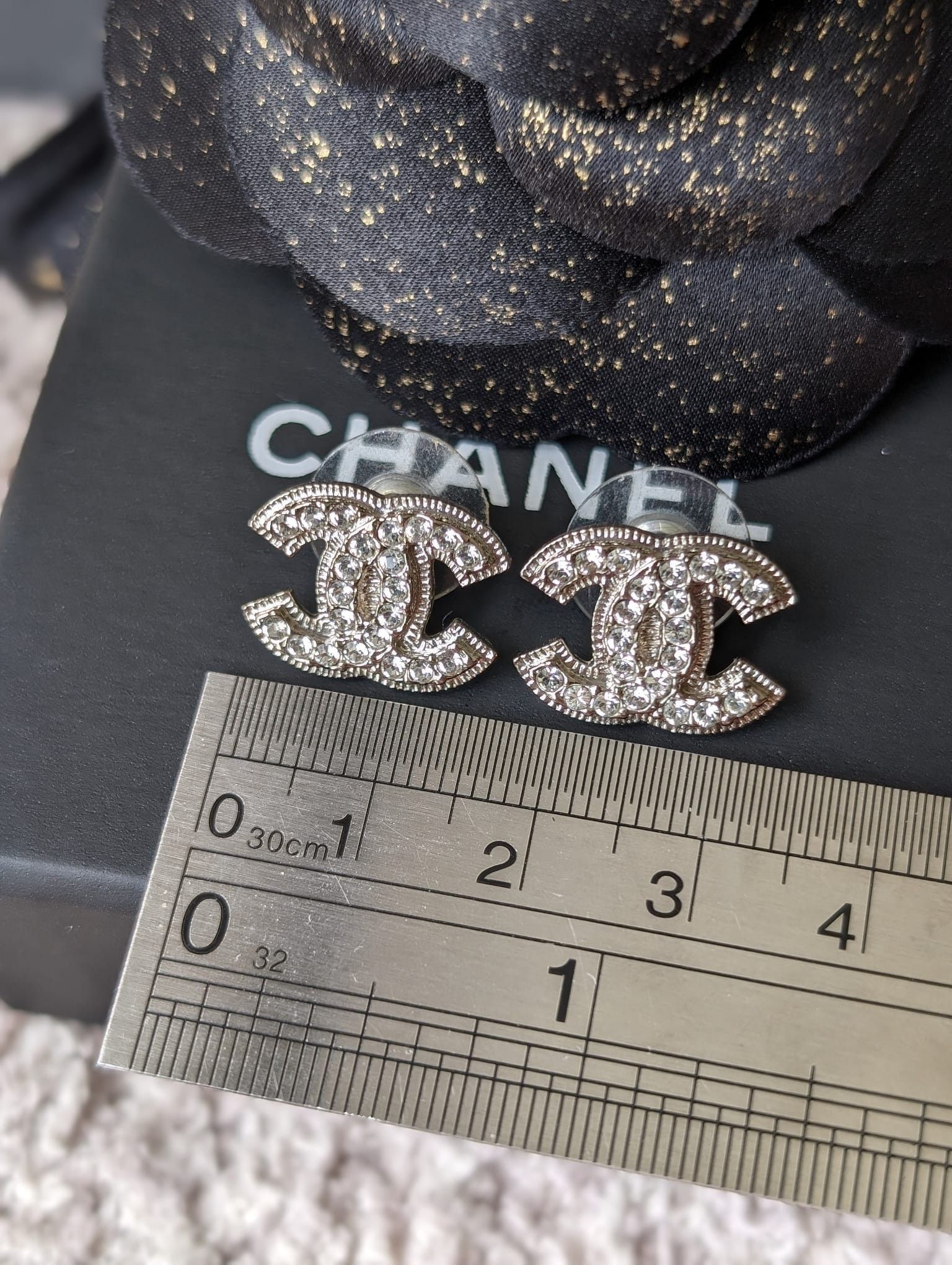 Chanel Chanel CC A12V Logo Classic Crystal SHW CocoMark Earring Box Size ONE SIZE - 8 Thumbnail