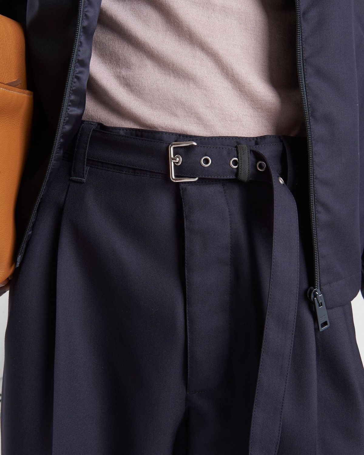 Prada oc11z0625 Shorts in Navy Size US 36 / EU 52 - 3 Thumbnail