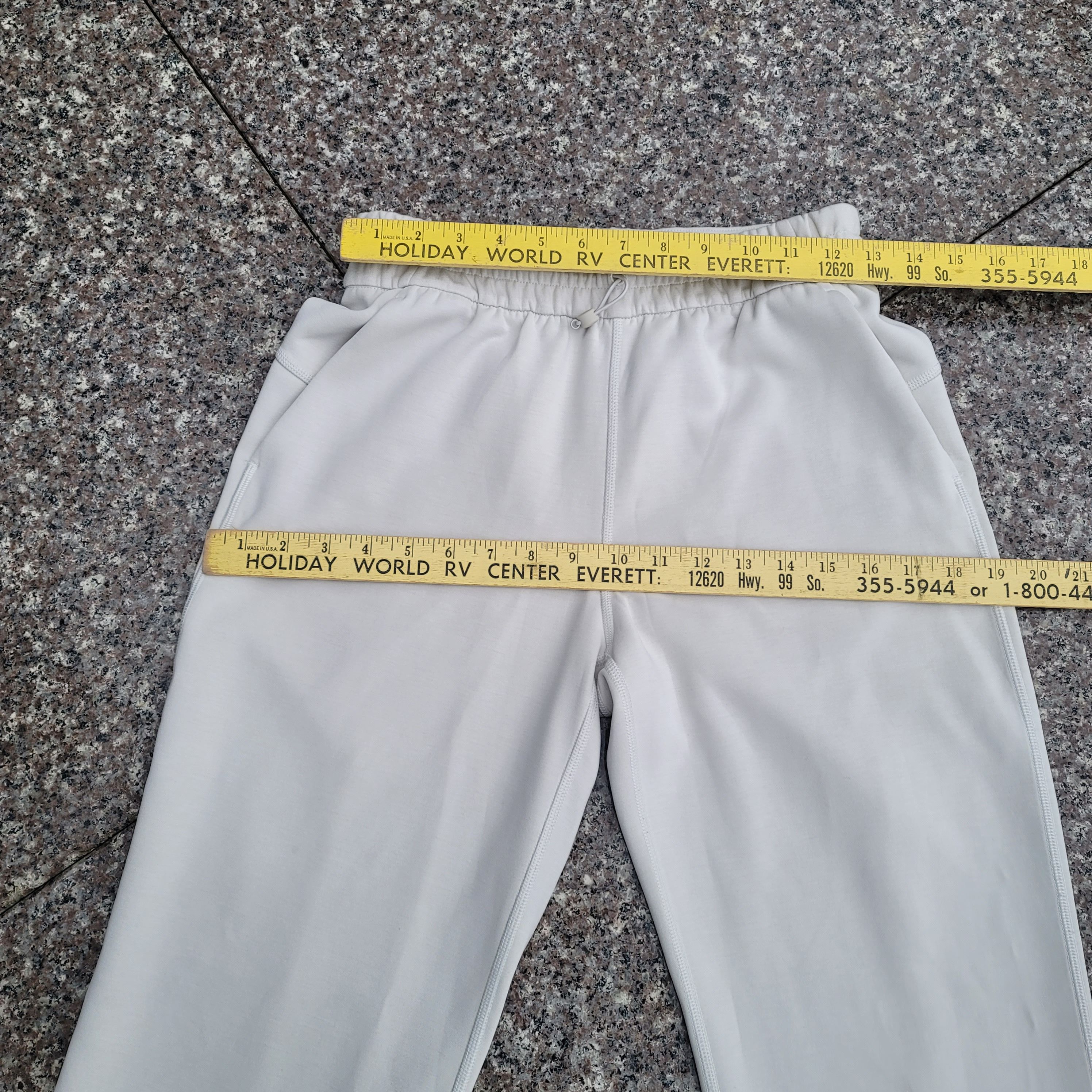 Lululemon Lululemon wide leg pants Size 27" / US 4 / IT 40 - 2 Thumbnail