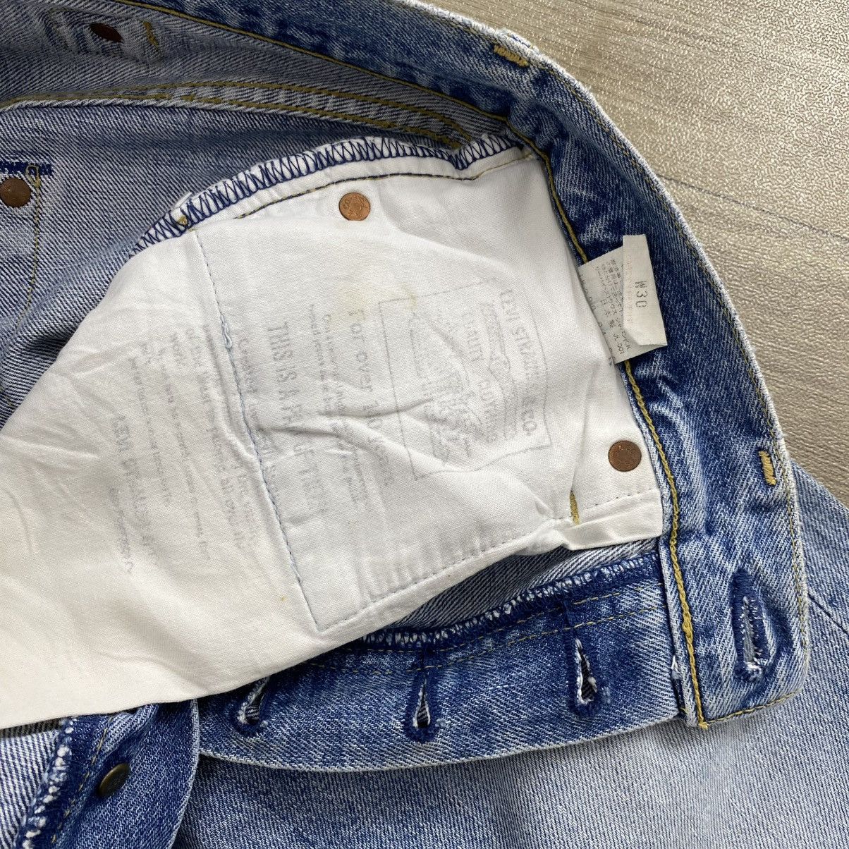 Levi's Vintage Clothing 🇯🇵 1990s Vintage Levis 702xx Selvedge Buckle Back Faded Jeans Size US 30 / EU 46 - 10 Thumbnail